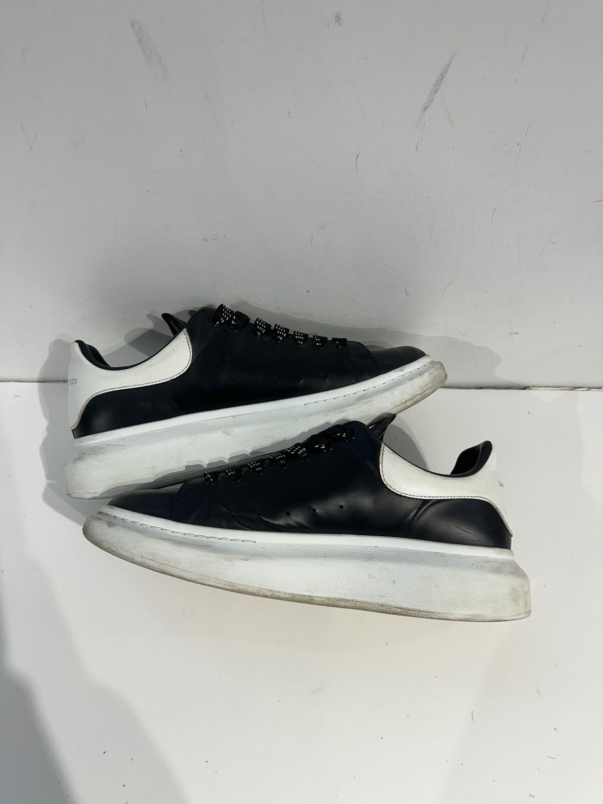 Alexander McQueen Oversized Sneaker Black White - Pre-Owned Size 9