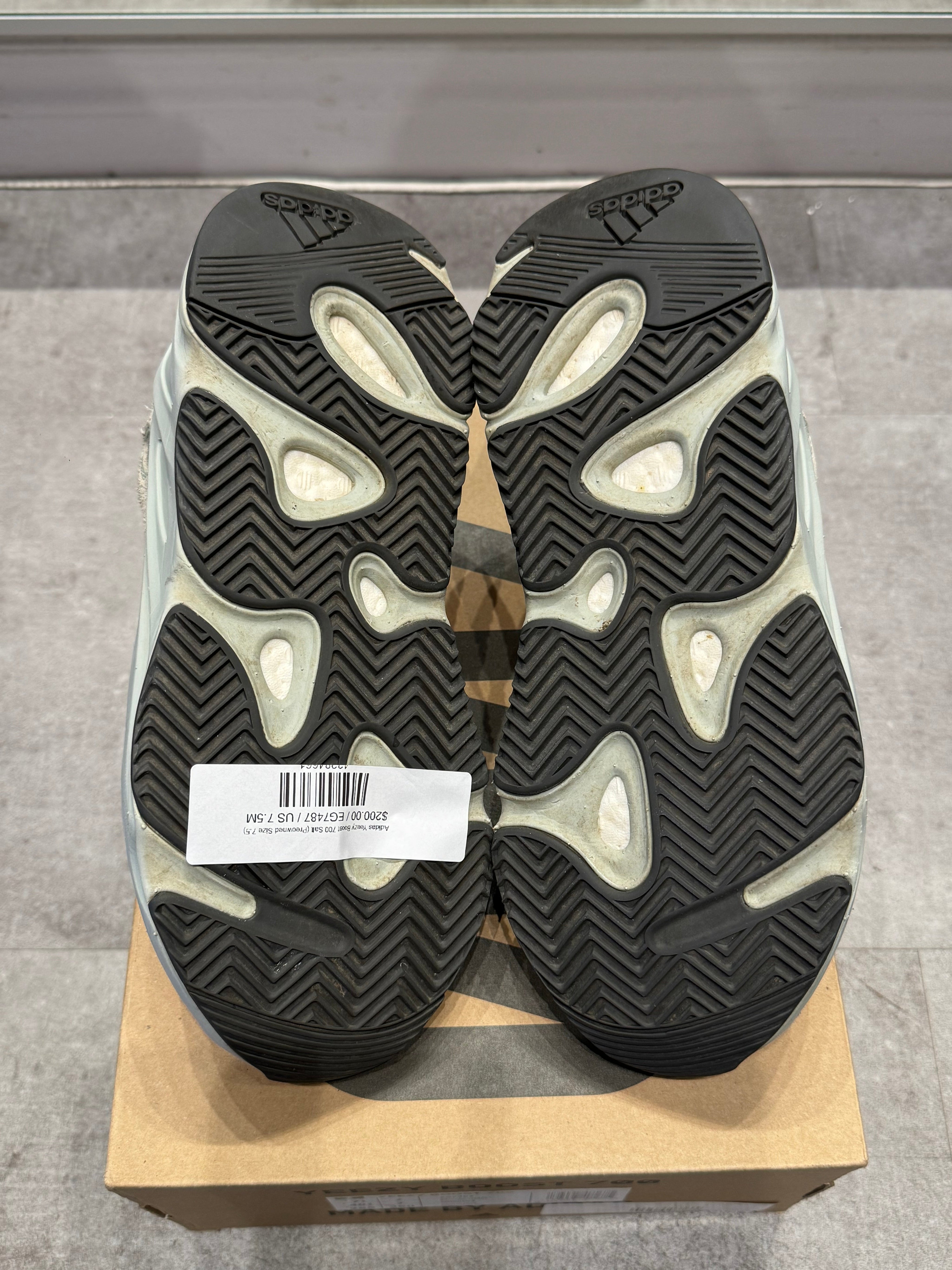 Adidas Yeezy Boost 700 Salt - Pre-Owned Size 7.5