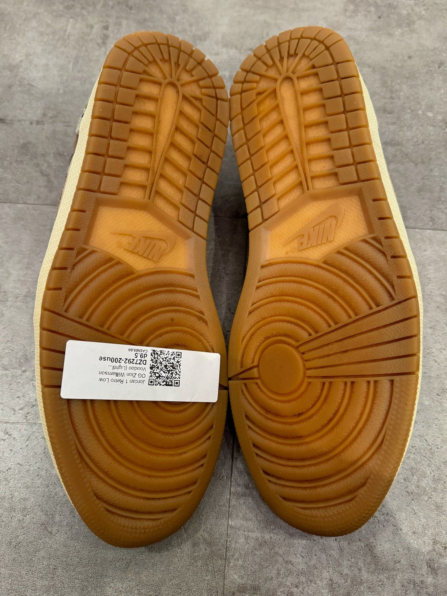 Jordan 1 Retro Low OG Zion Williamson Voodoo - Pre-Owned Size 9.5 (No original box)