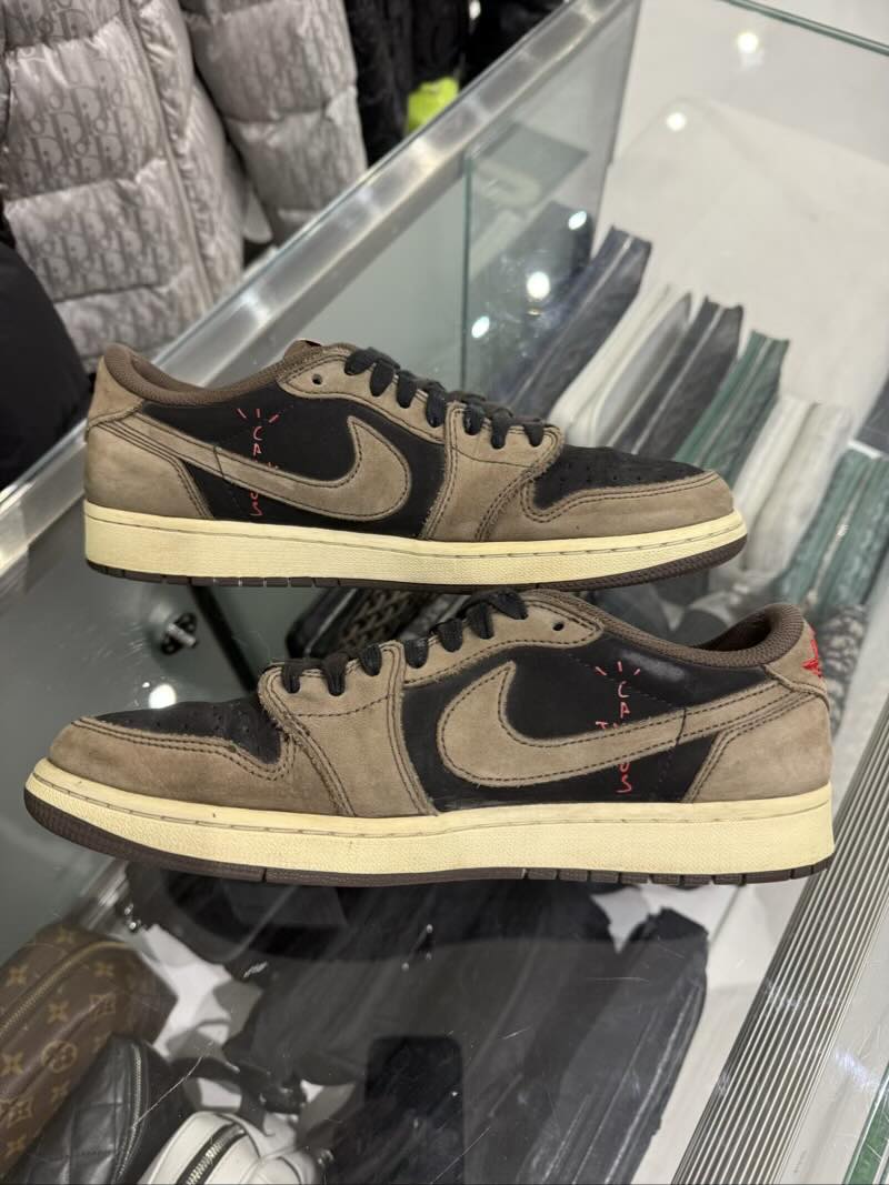 Jordan 1 Retro Low OG SP Travis Scott Mocha - Pre-Owned Size 9.5 (No original box)