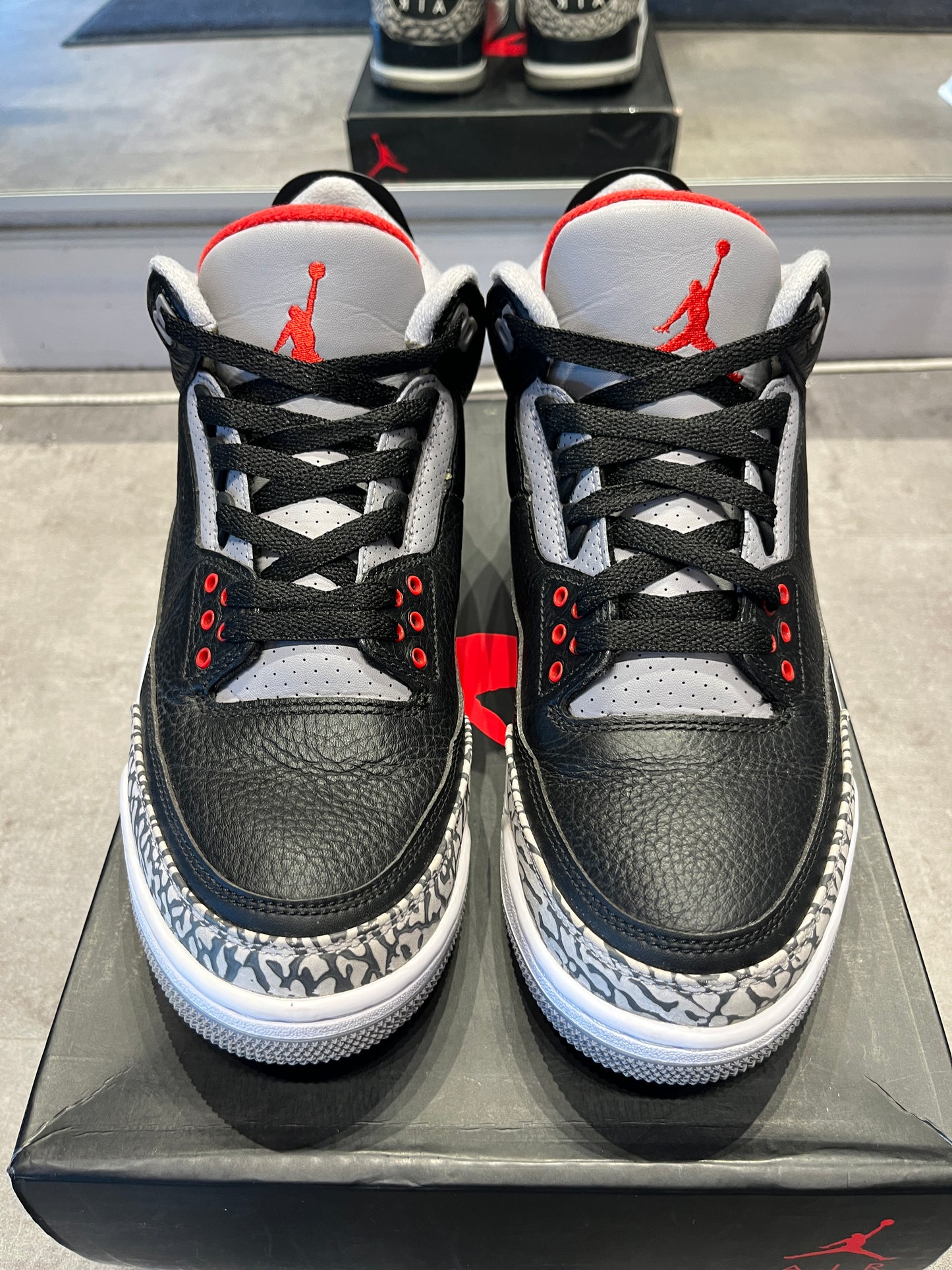Jordan 3 Retro Black Cement (2018) (Preowned Size 9)