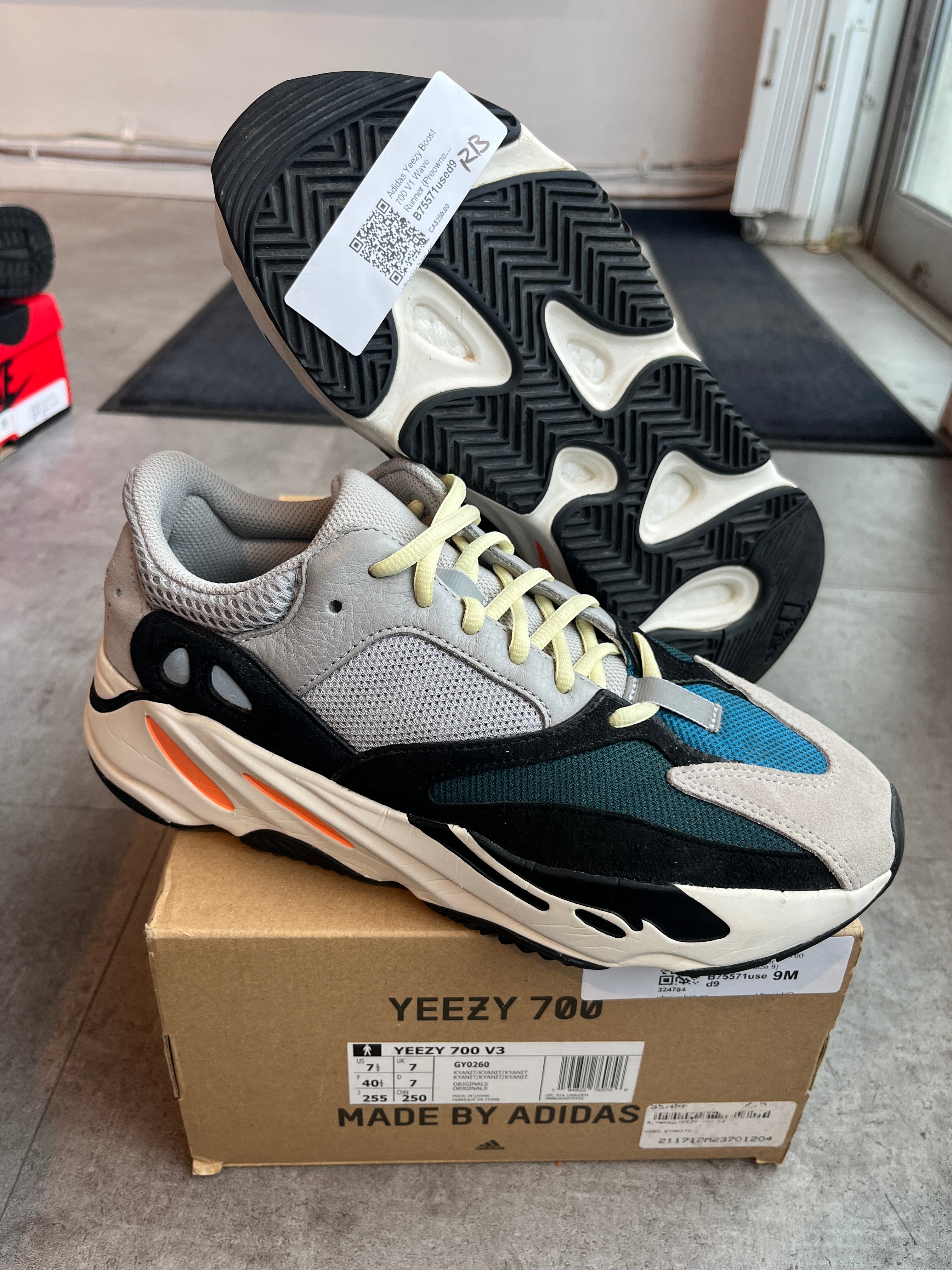 Adidas Yeezy Boost 700 V1 Wave Runner (Preowned Size 9)