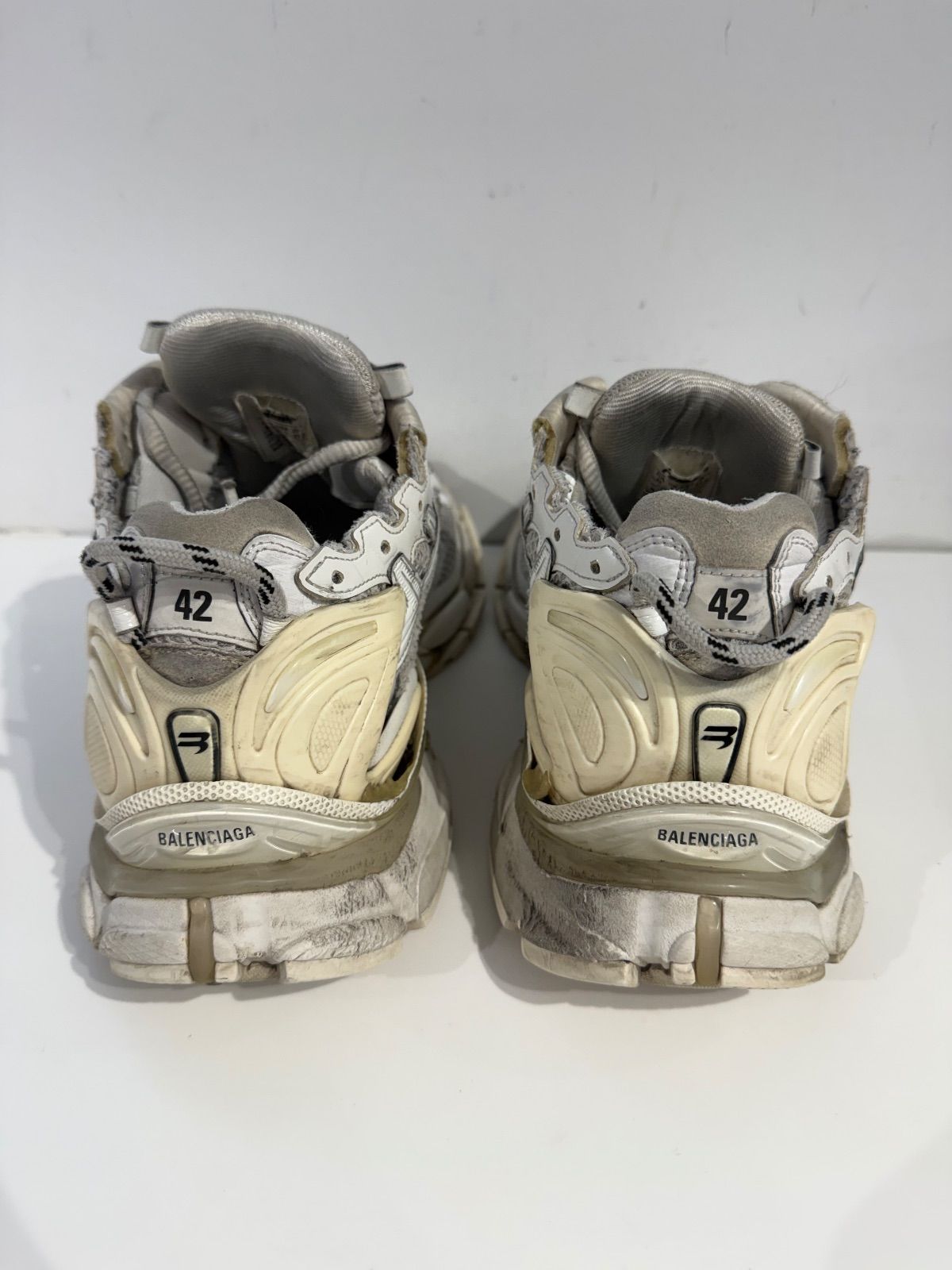 Balenciaga Runner Sneaker White 2022 - Pre-Owned Size 42 (No original box)