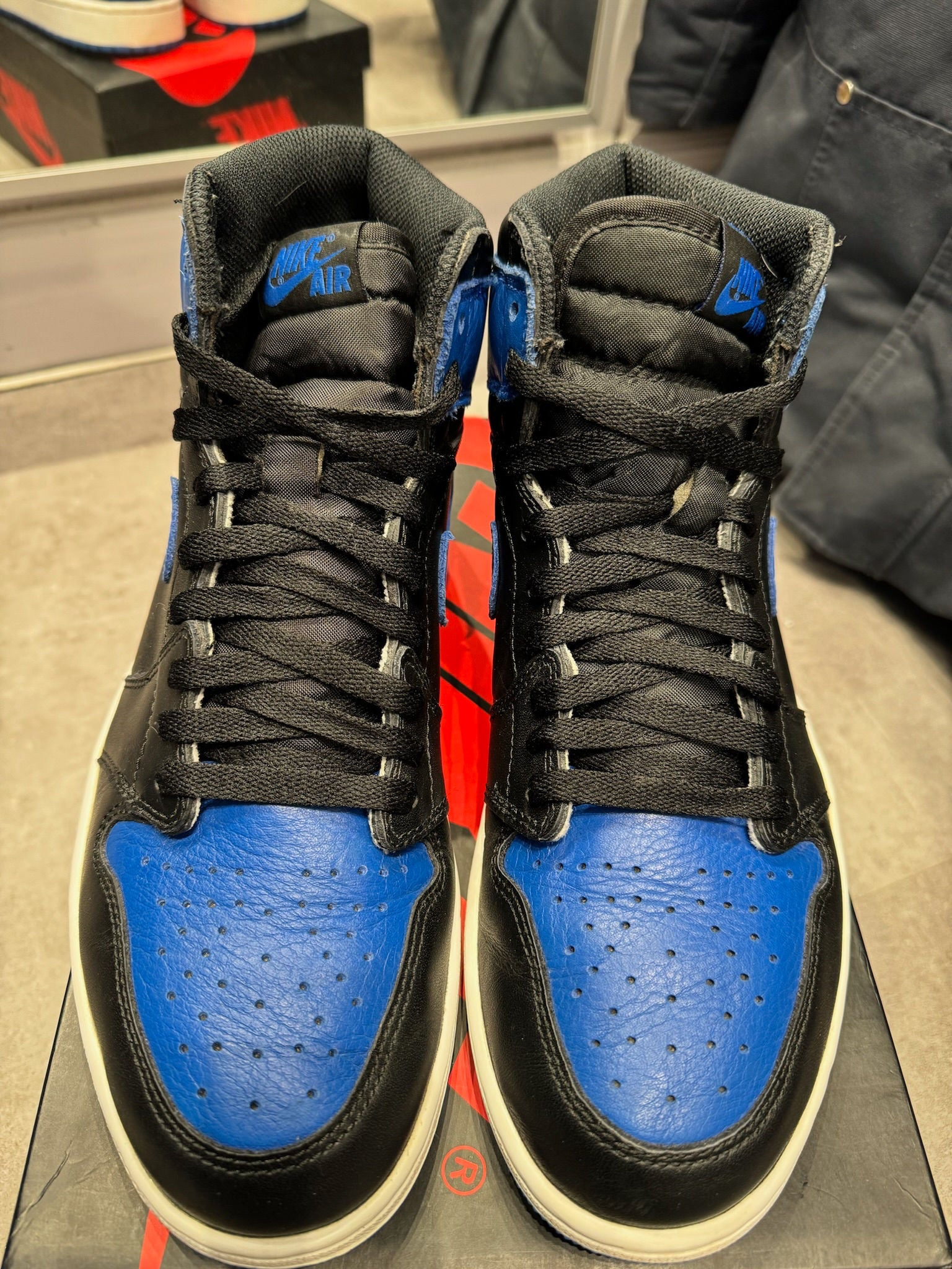 Air Jordan 1 Retro Royal (2017) - Pre-Owned Size 9.5