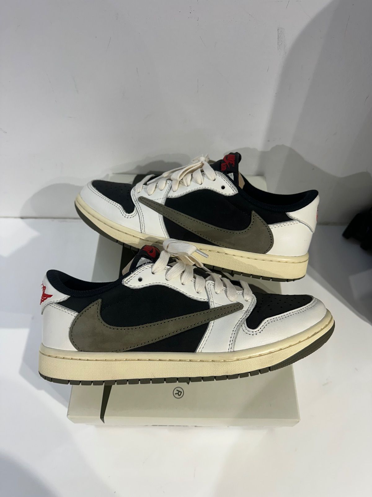 Jordan 1 Retro Low OG SP Travis Scott Olive (W) - Pre-Owned Size 8.5M