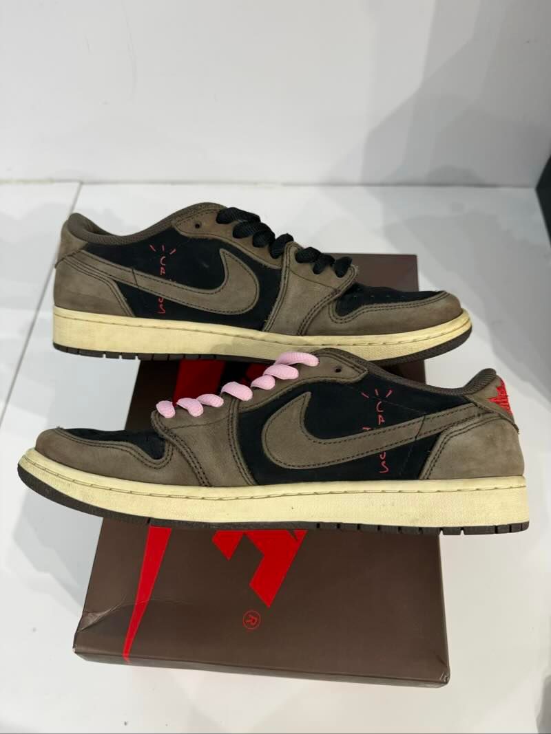Air Jordan 1 Retro Low OG SP Travis Scott Mocha - Pre-Owned Size 9.5