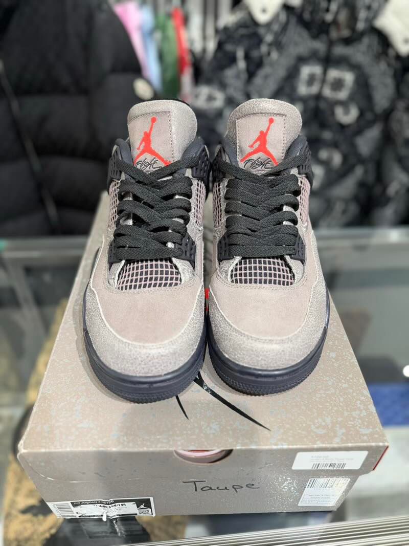 Jordan 4 Retro Taupe Haze - Pre-Owned Size 9.5