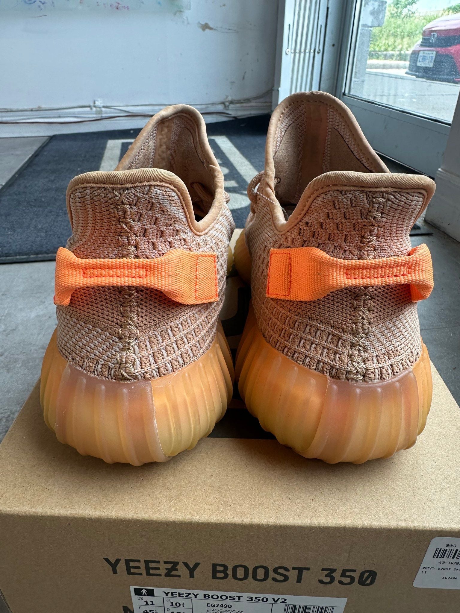 Adidas Yeezy Boost 350 V2 Clay - Pre-Owned Size 11
