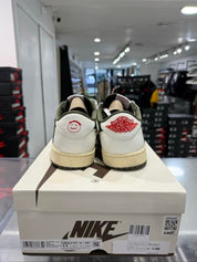 Jordan 1 Retro Low OG SP Travis Scott Medium Olive - Lightly Pre-Owned Size 11M