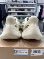 Adidas Yeezy Foam RNNR Sand (Preowned Size 6) - Pre-Owned