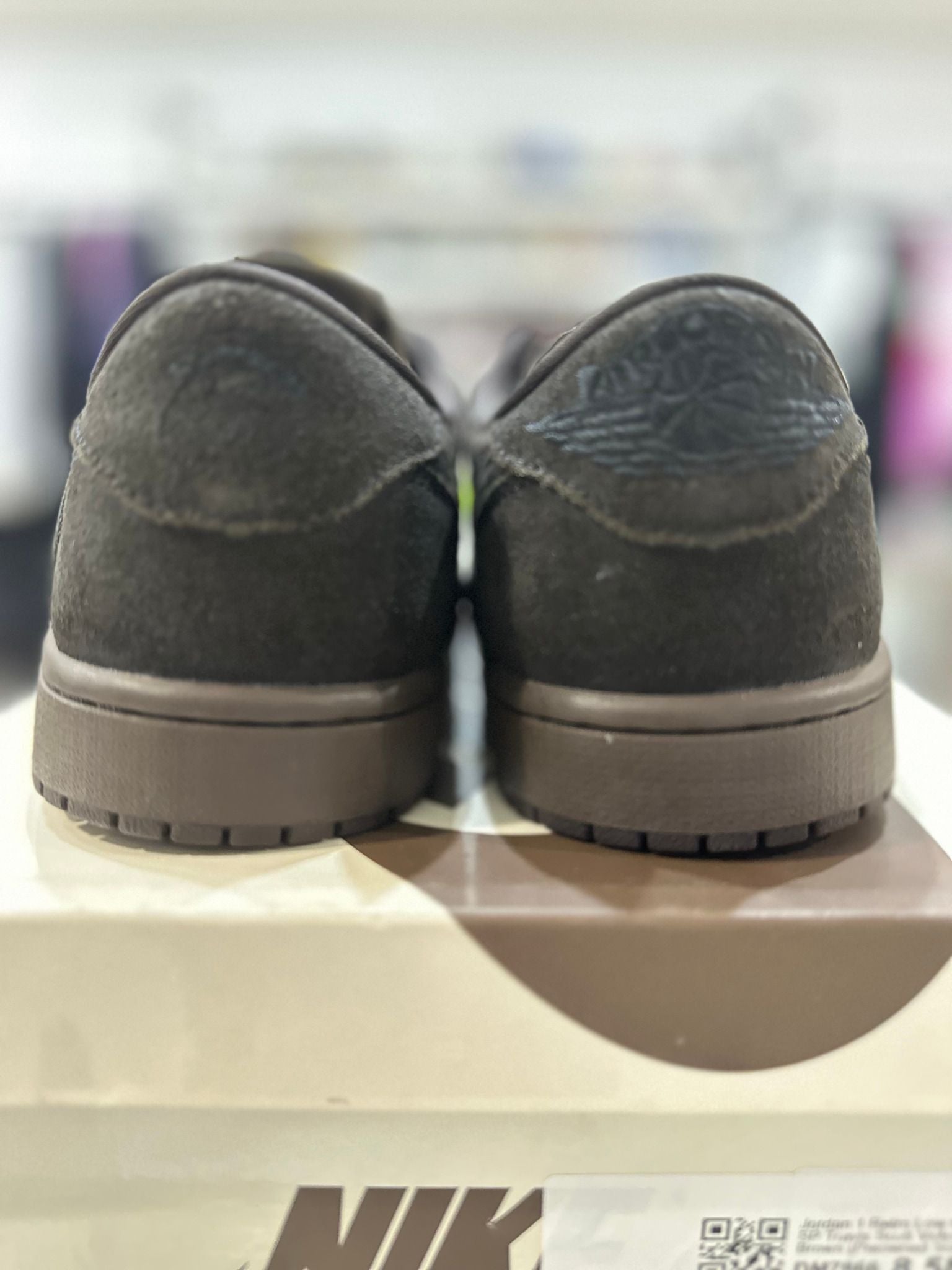 Jordan 1 Retro Low OG SP Travis Scott Velvet Brown - Pre-Owned Size 8.5