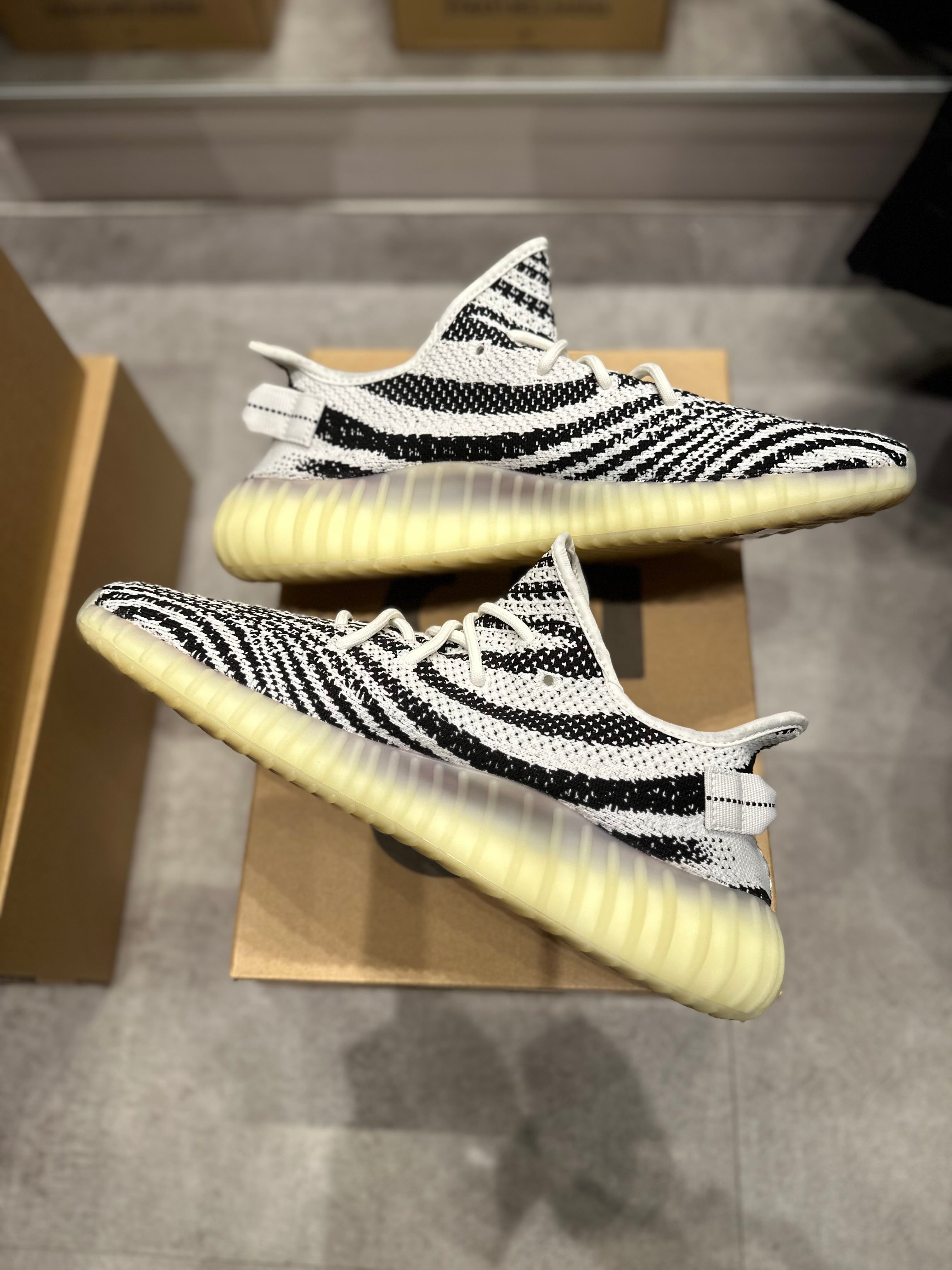 Adidas Yeezy Boost 350 V2 Zebra - Pre-Owned Size 9.5 (Lightly Used)