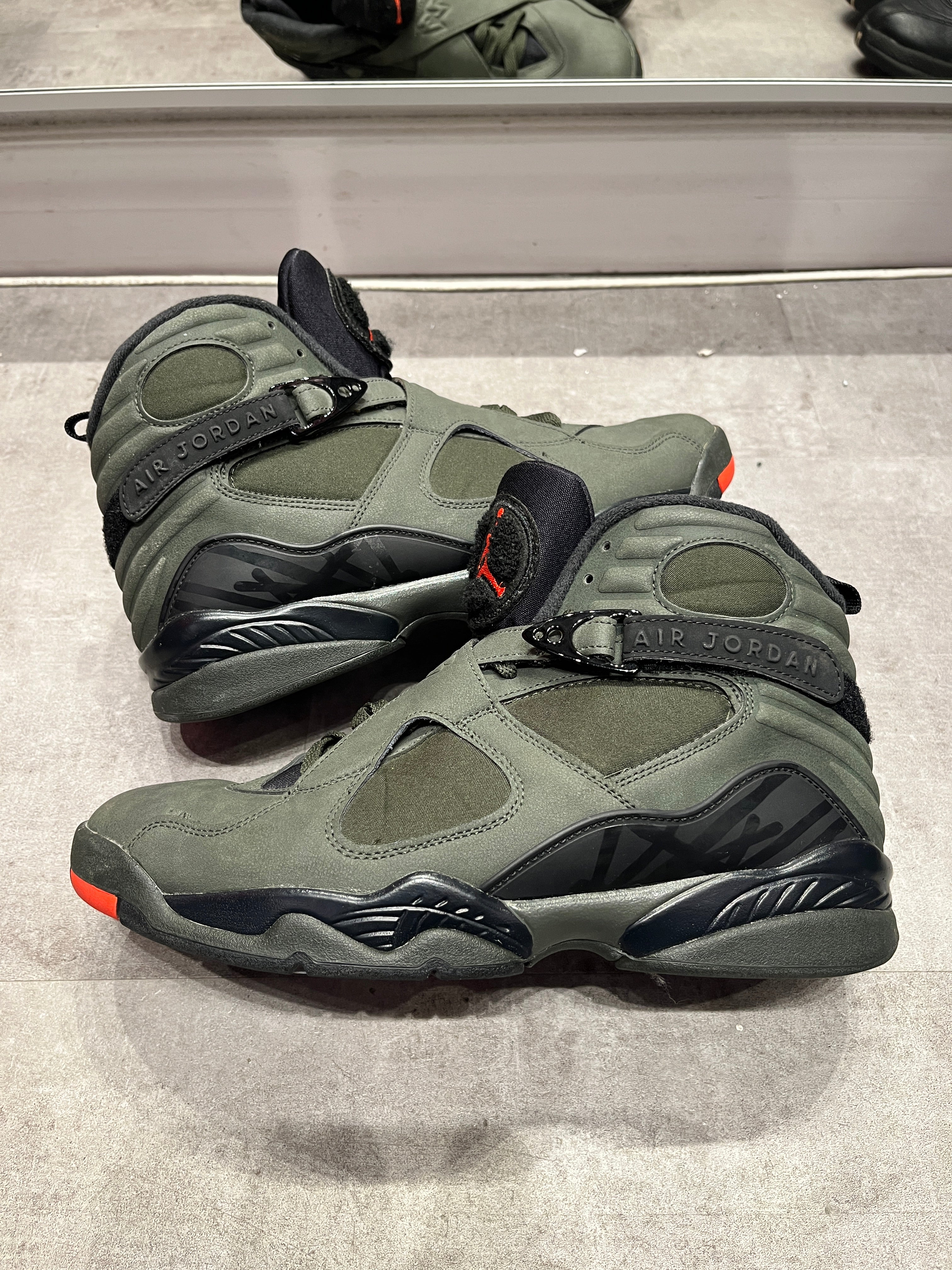 Jordan retro 8 on sale undefeated