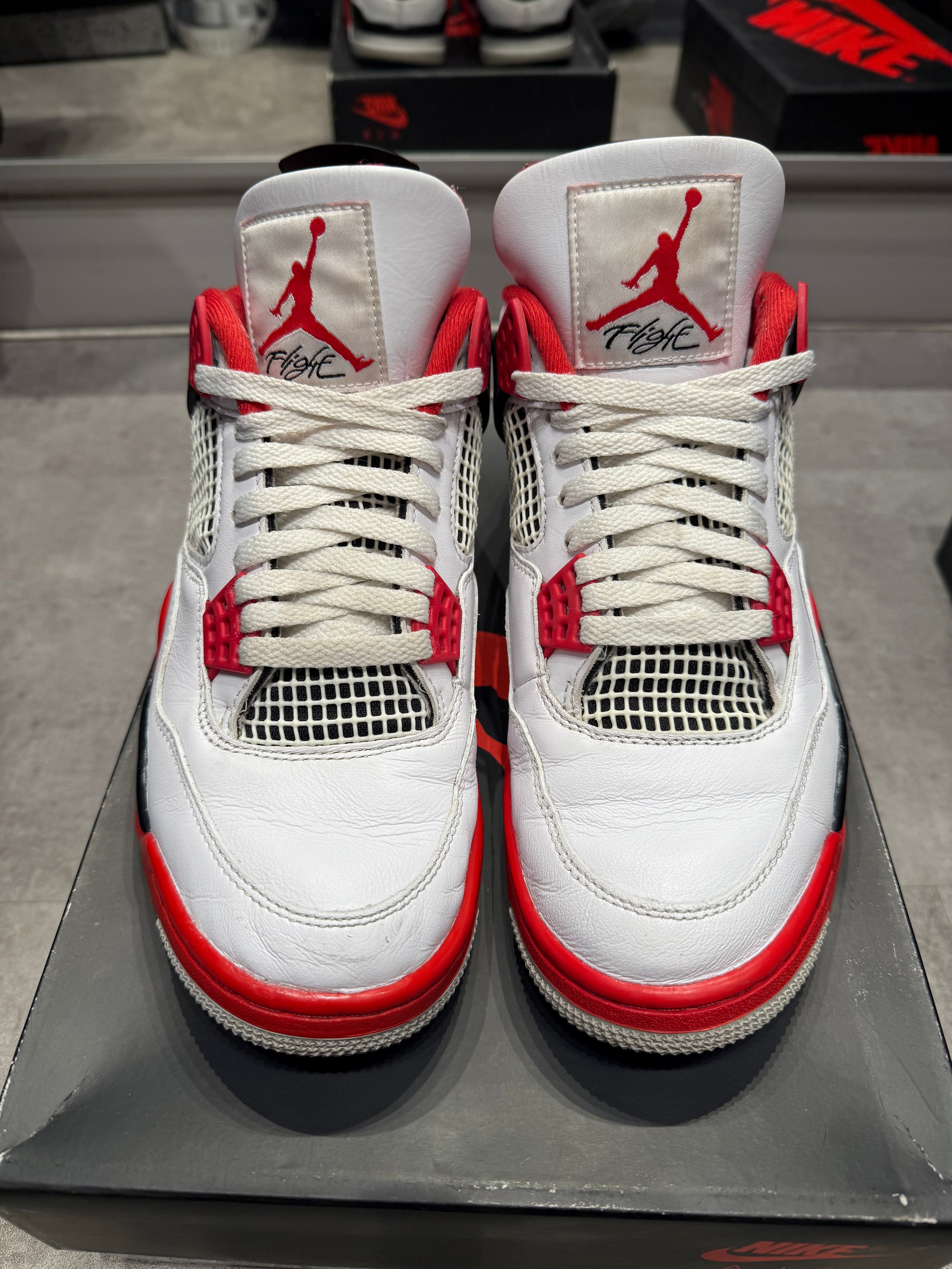 Jordan 4 Retro Fire Red (2020) (Preowned Size 9)