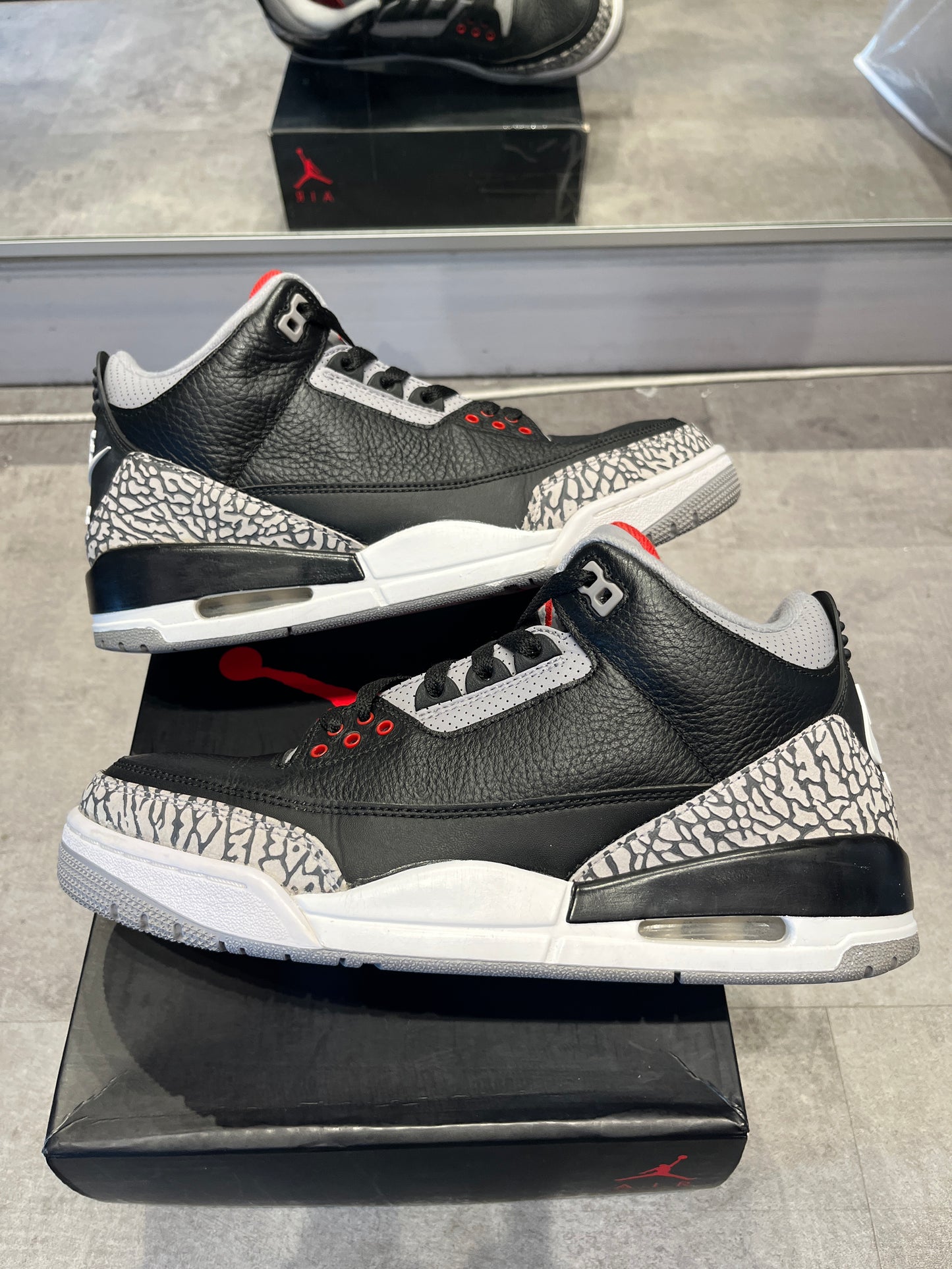 Jordan 3 Retro Black Cement (2018) (Preowned Size 9)