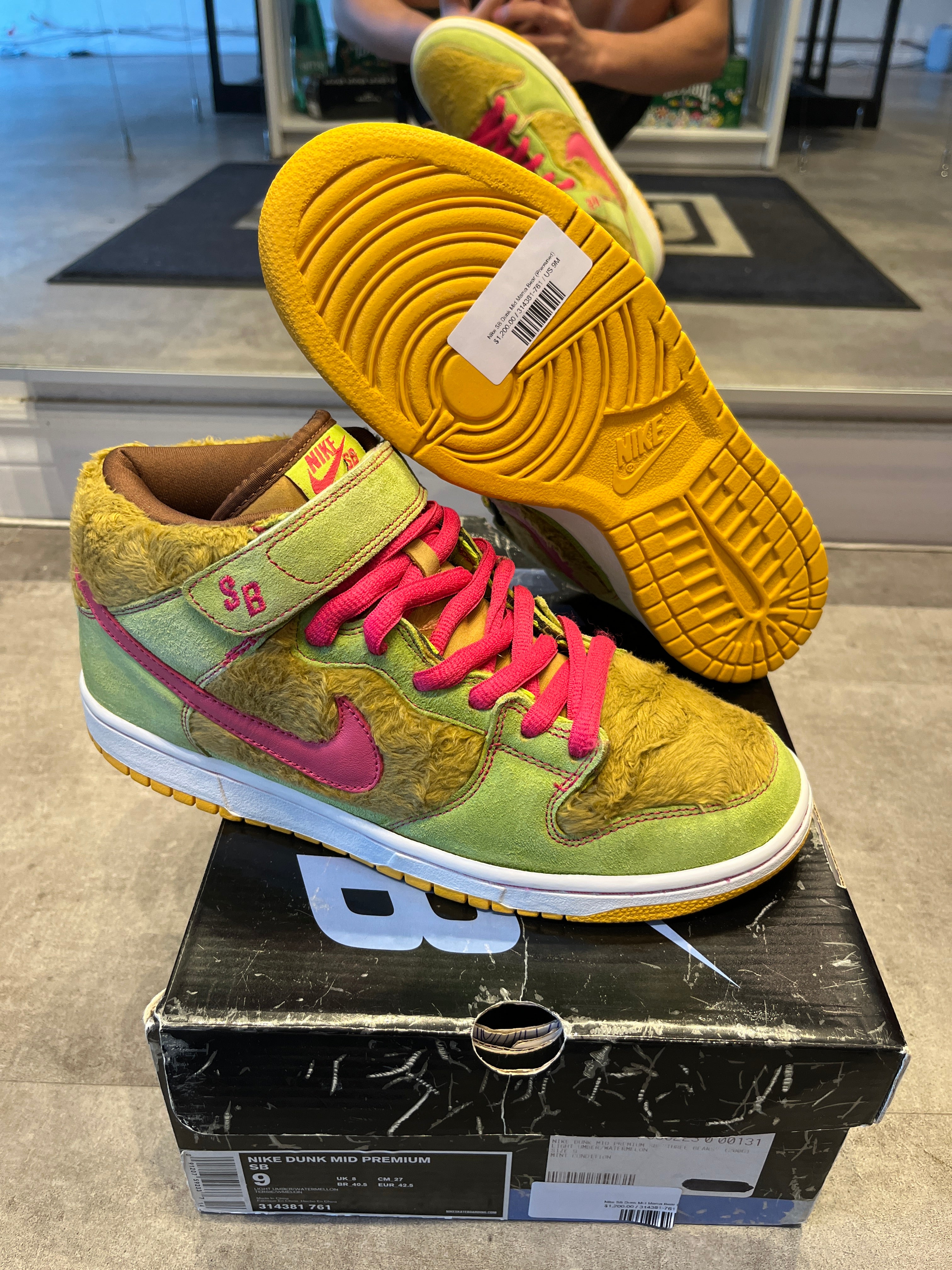 Nike SB Dunk Mid Mama Bear (Preowned)