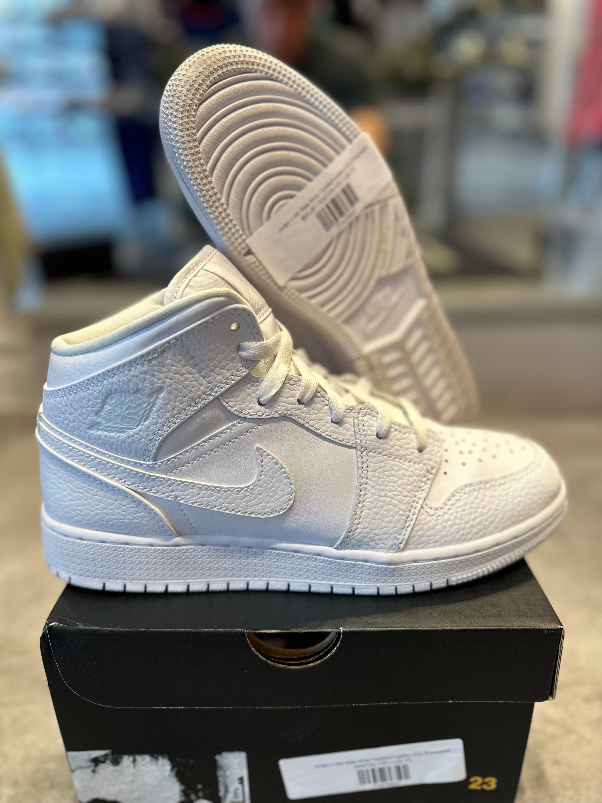 Jordan 1 Mid Triple White Tumbled Leather (GS) (Preowned) – Utopia