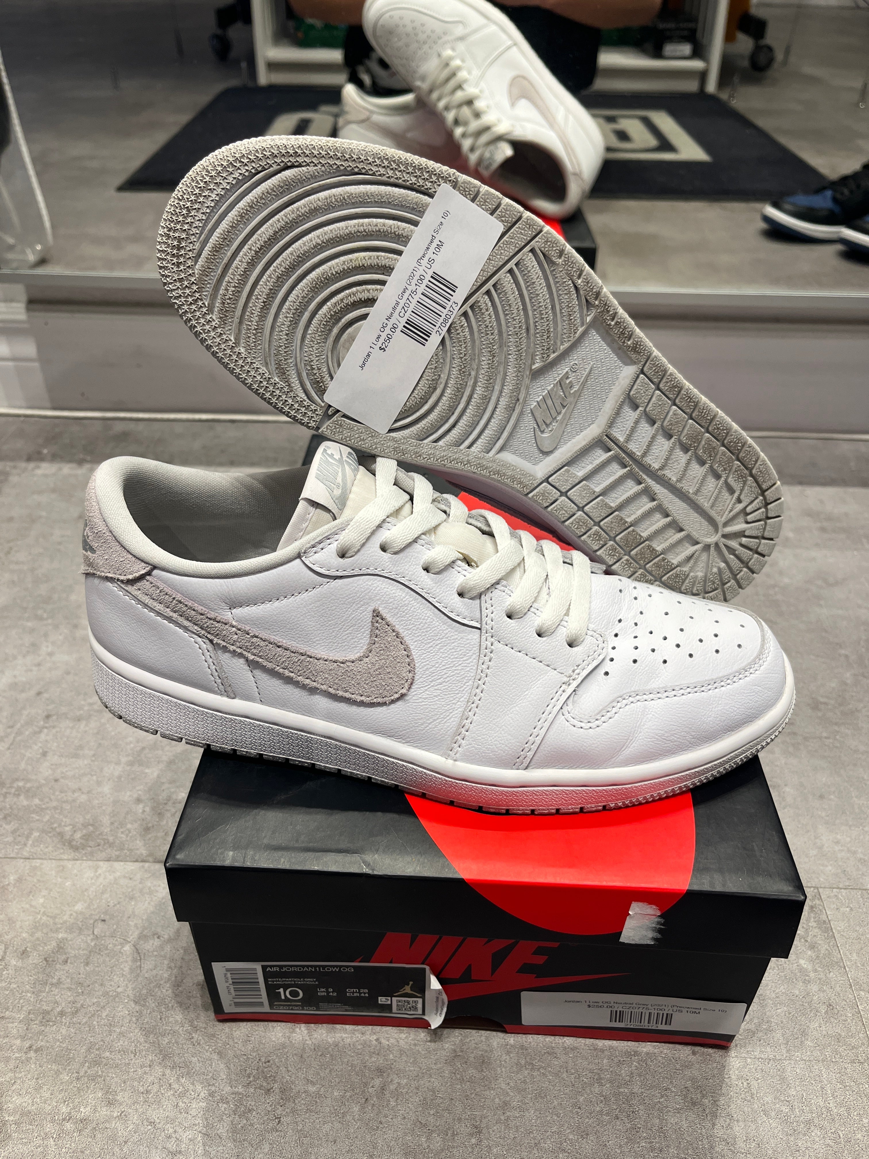 Jordan 1 Low OG Neutral Grey (2021) (Preowned Size 10) – Utopia Shop