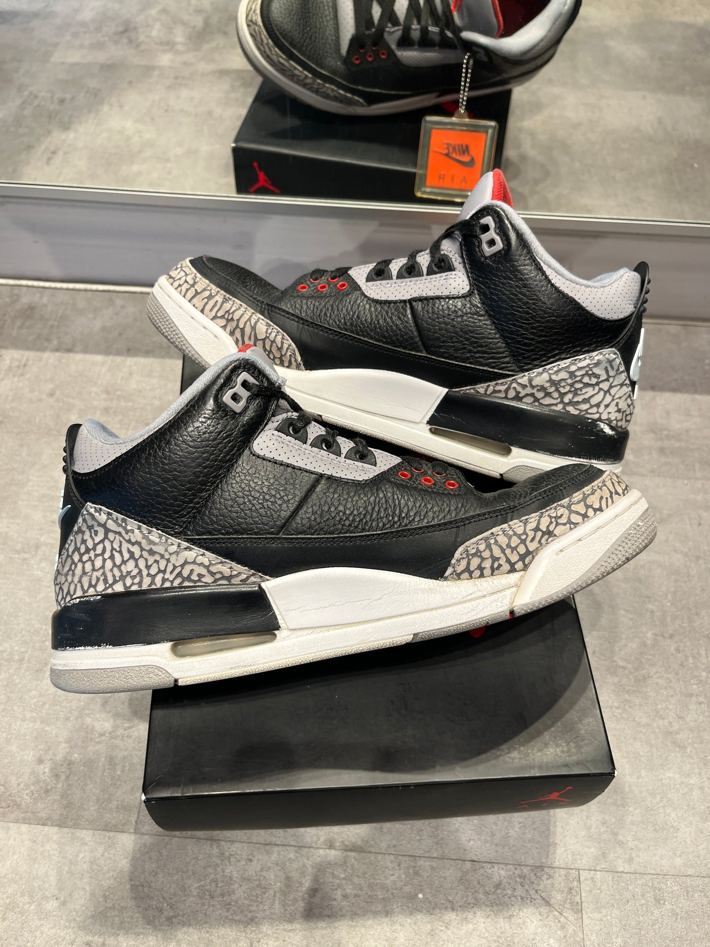Jordan 3 Retro Black Cement (2018) (Preowned Size 10)