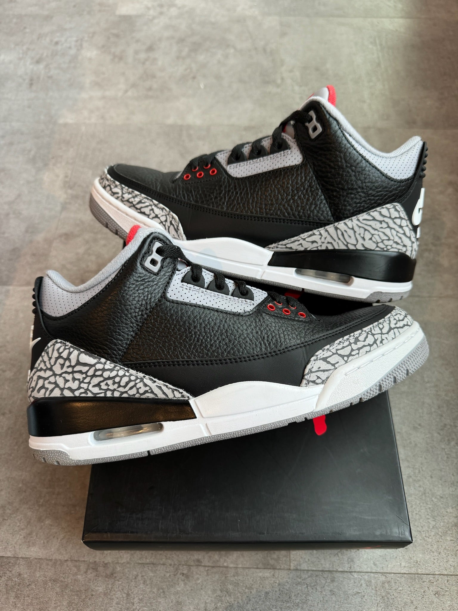 Jordan 3 Retro Black Cement (2018) (Preowned Size 9.5)