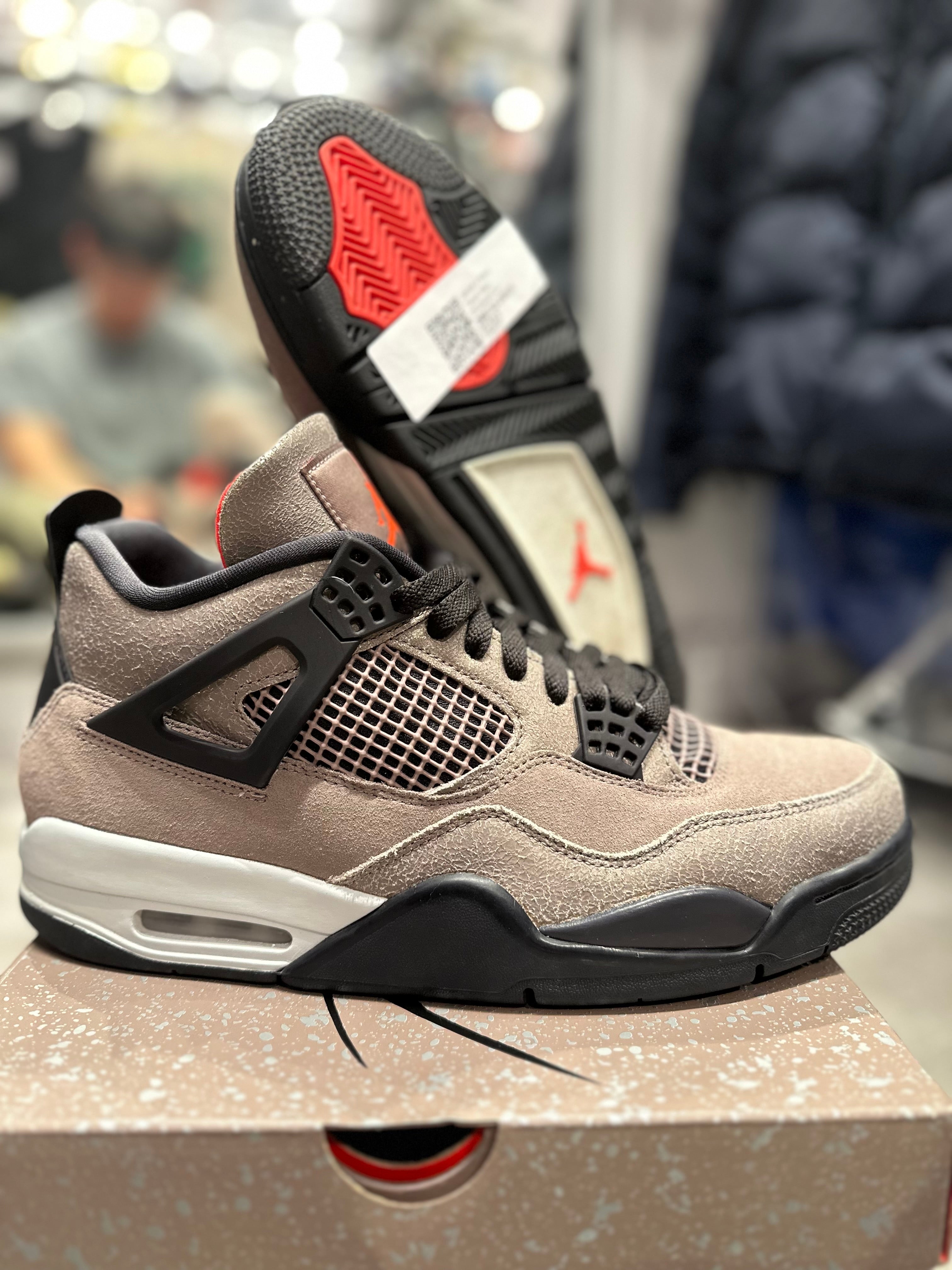 Jordan 4 Retro Taupe Haze (Preowned Size 10.5)