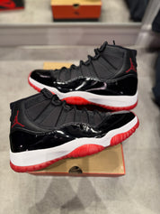 Jordan 11 Retro Playoffs Bred (2019) (Preowned Size 9.5)