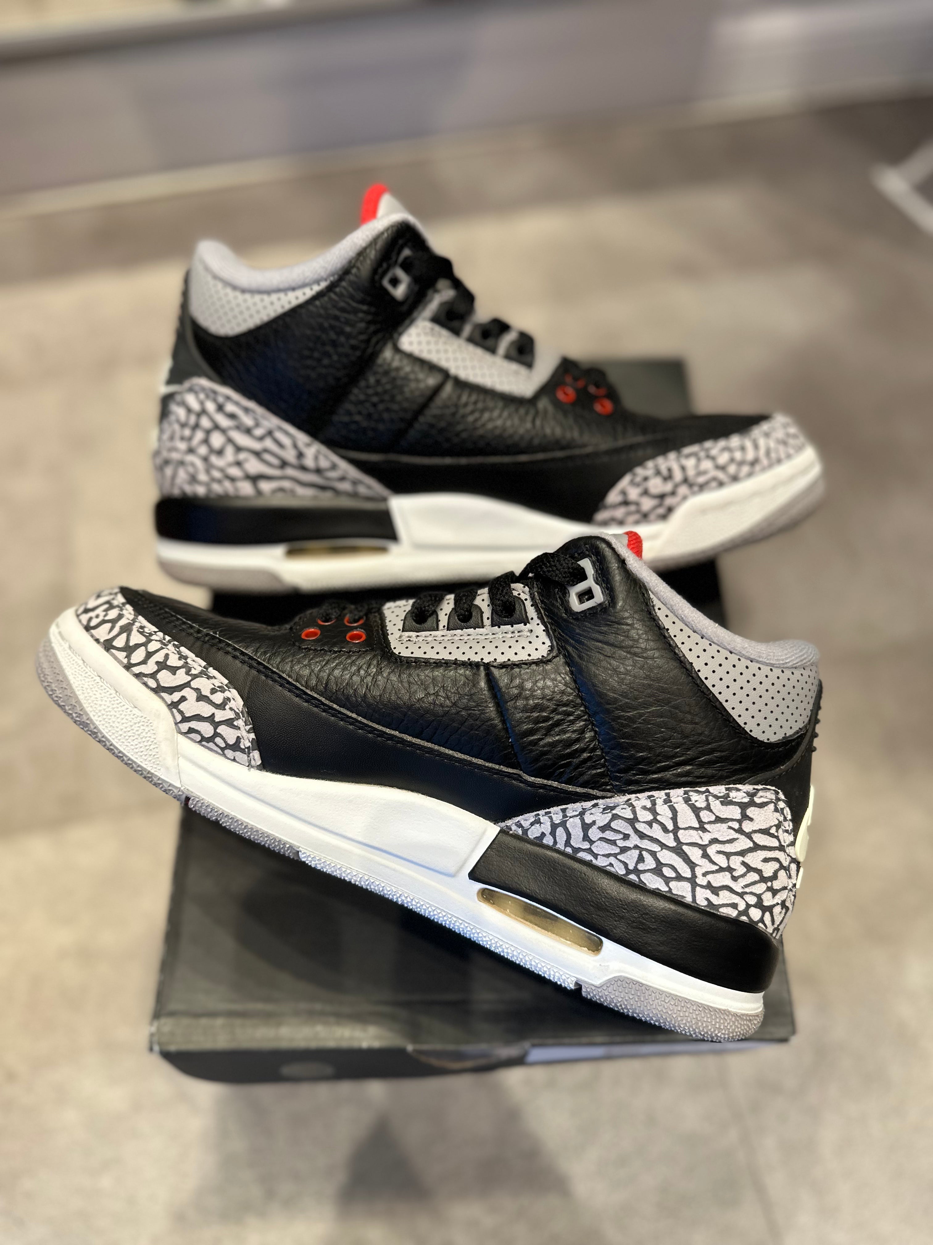 Jordan 3 Retro Black Cement (2018) (GS) (Preowned Size 6y)