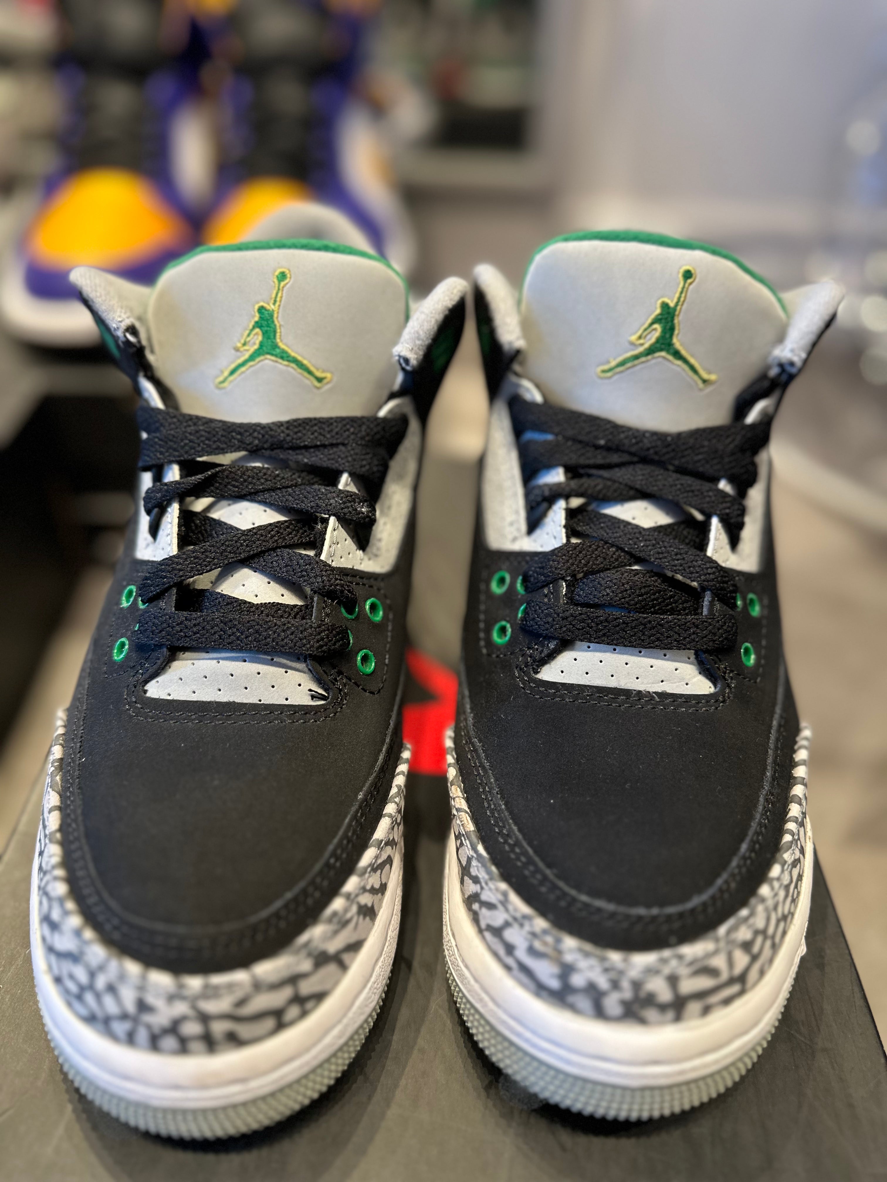 Jordan 3 Retro Pine Green (GS) (Preowned Size 6y)