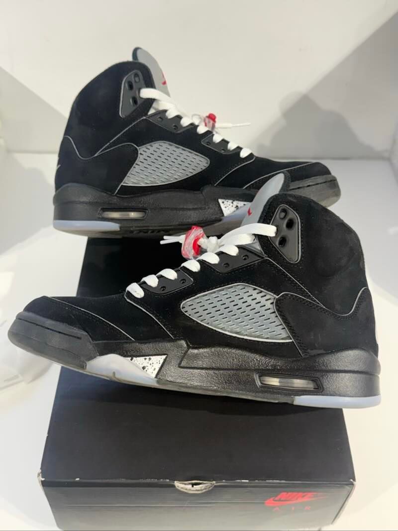 Jordan 5 Retro OG Black Metallic Reimagined - Lightly Used Size 8