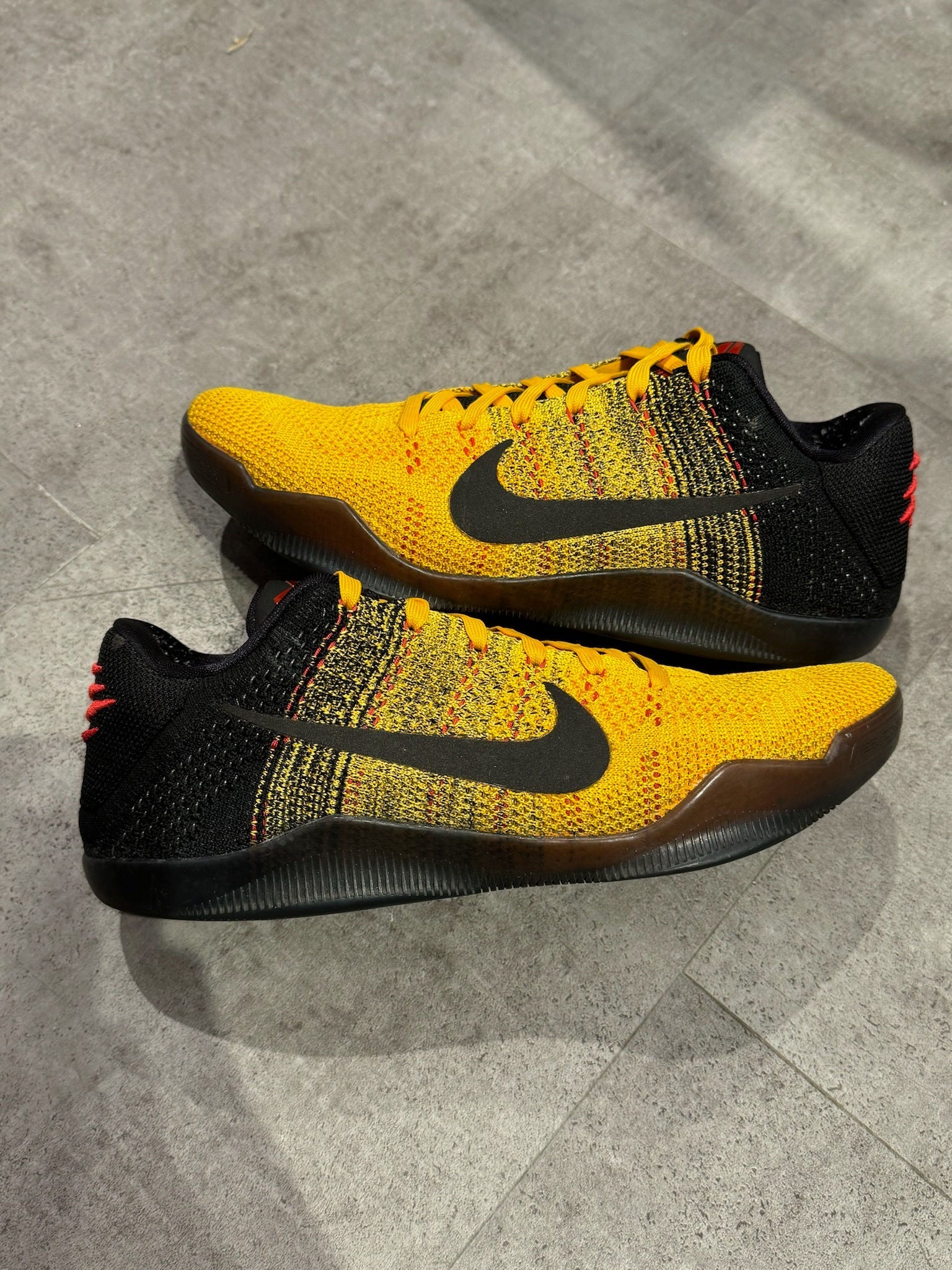Nike Kobe 11 Elite Low Bruce Lee - Pre-Owned Size 9 (No original box)