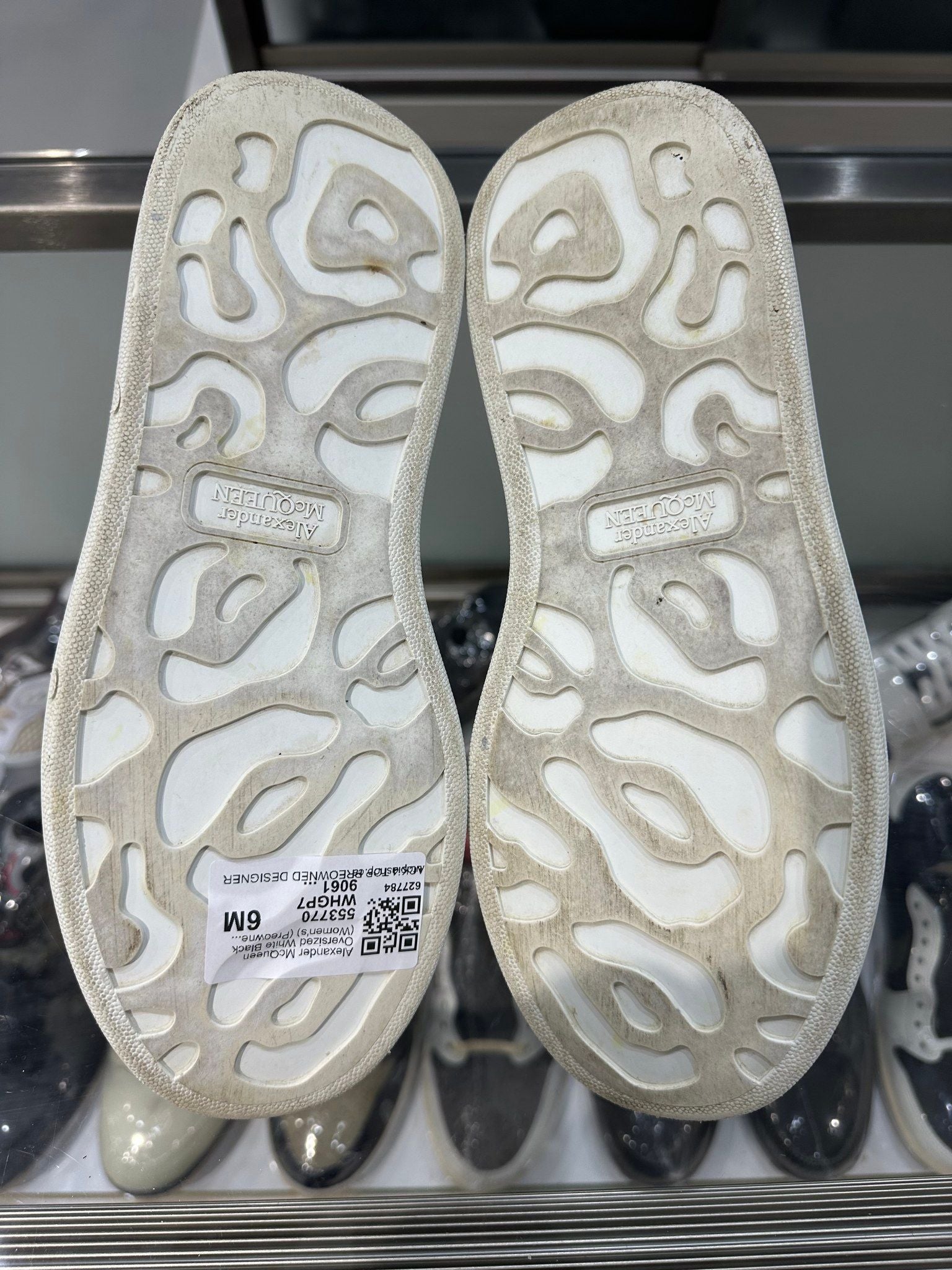 Alexander McQueen Oversized White Black (Women's) - Pre-Owned  Size 39/US6