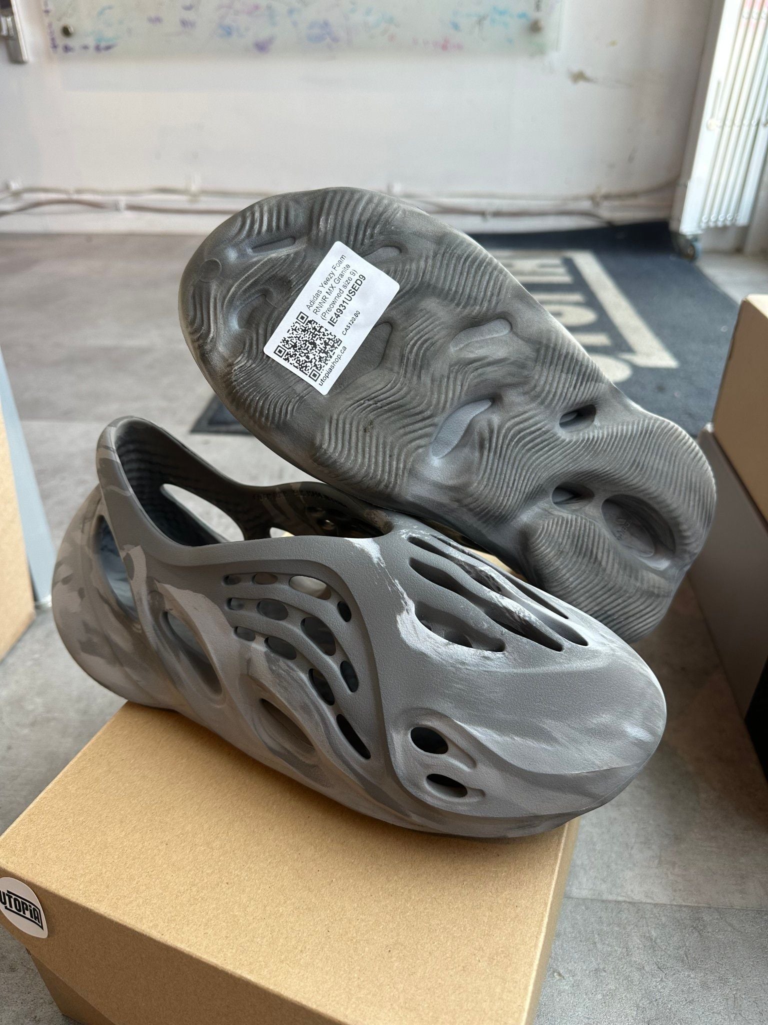 Adidas Yeezy Foam RNNR MX Granite (Preowned size 9) - Pre-Owned