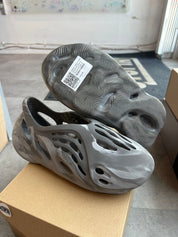 Adidas Yeezy Foam RNNR MX Granite (Preowned size 9) - Pre-Owned