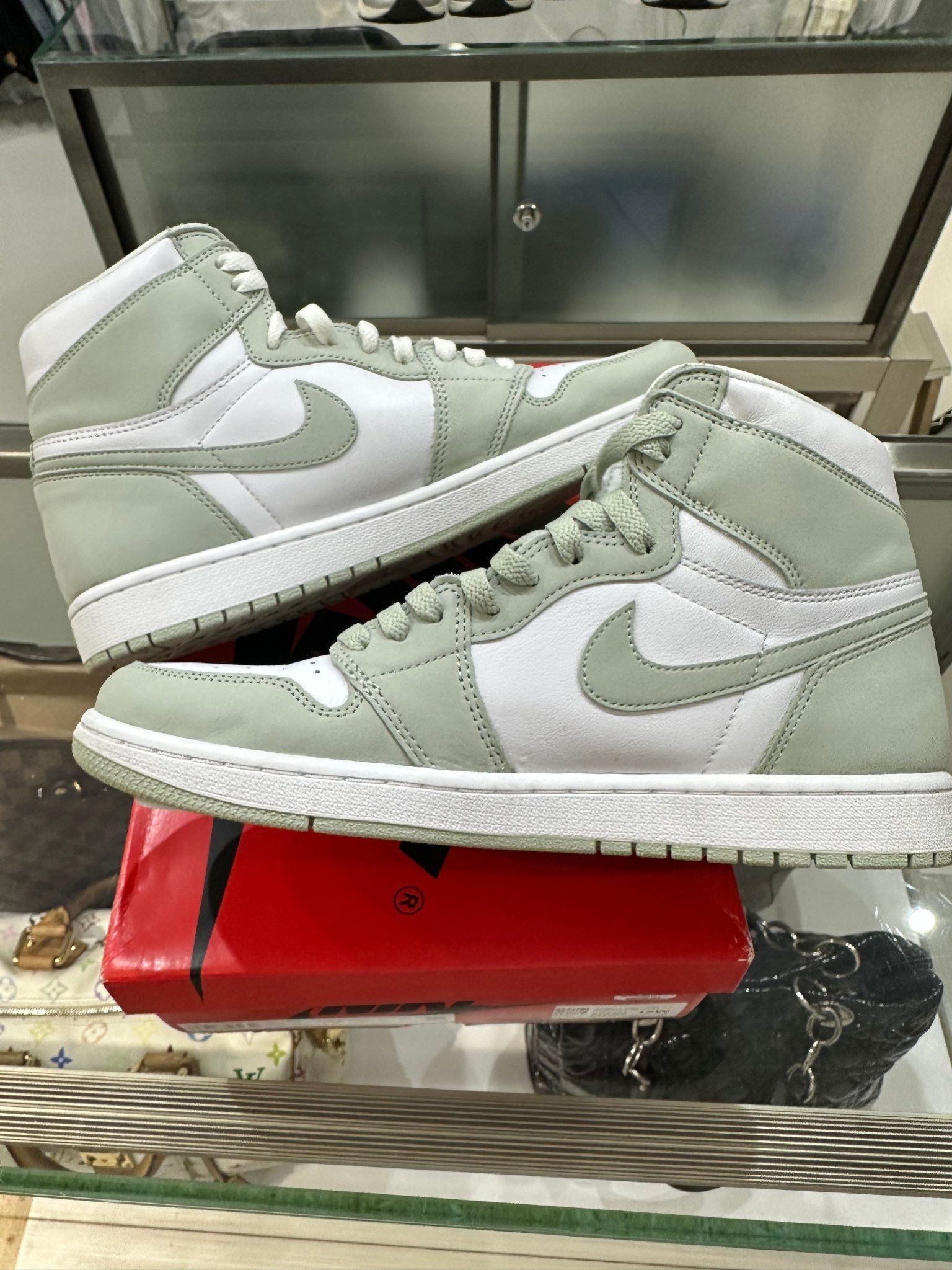 Jordan 1 Retro High OG Seafoam (Women's) - Pre-Owned Size 10.5M/12W