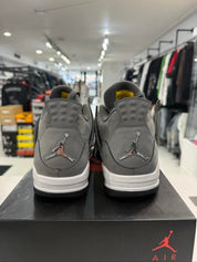 Air Jordan 4 Retro Cool Grey (2019) - Pre-Owned Size 9.5
