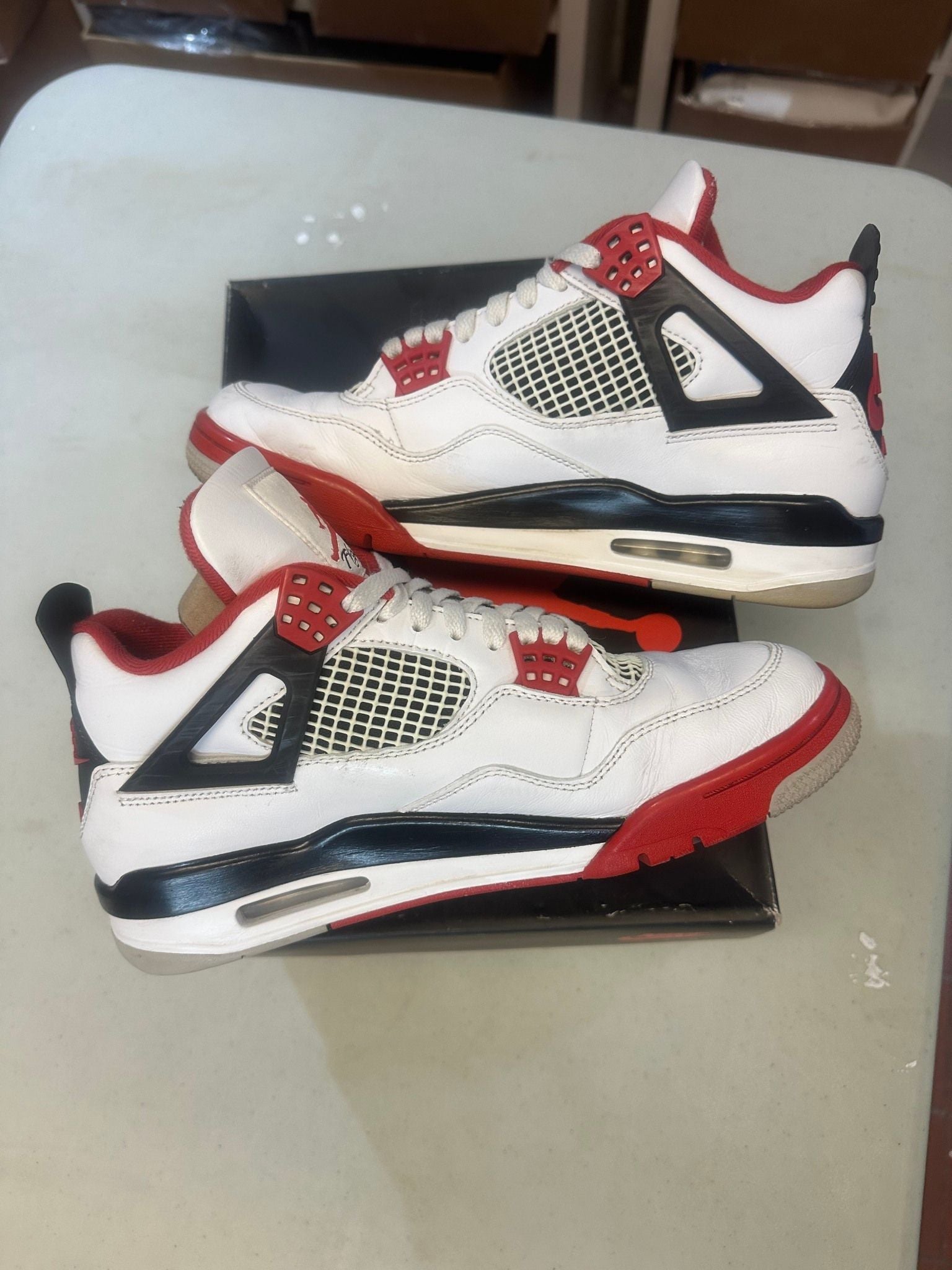 Jordan 4 Retro Fire Red (2020) - Pre-Owned Size 9