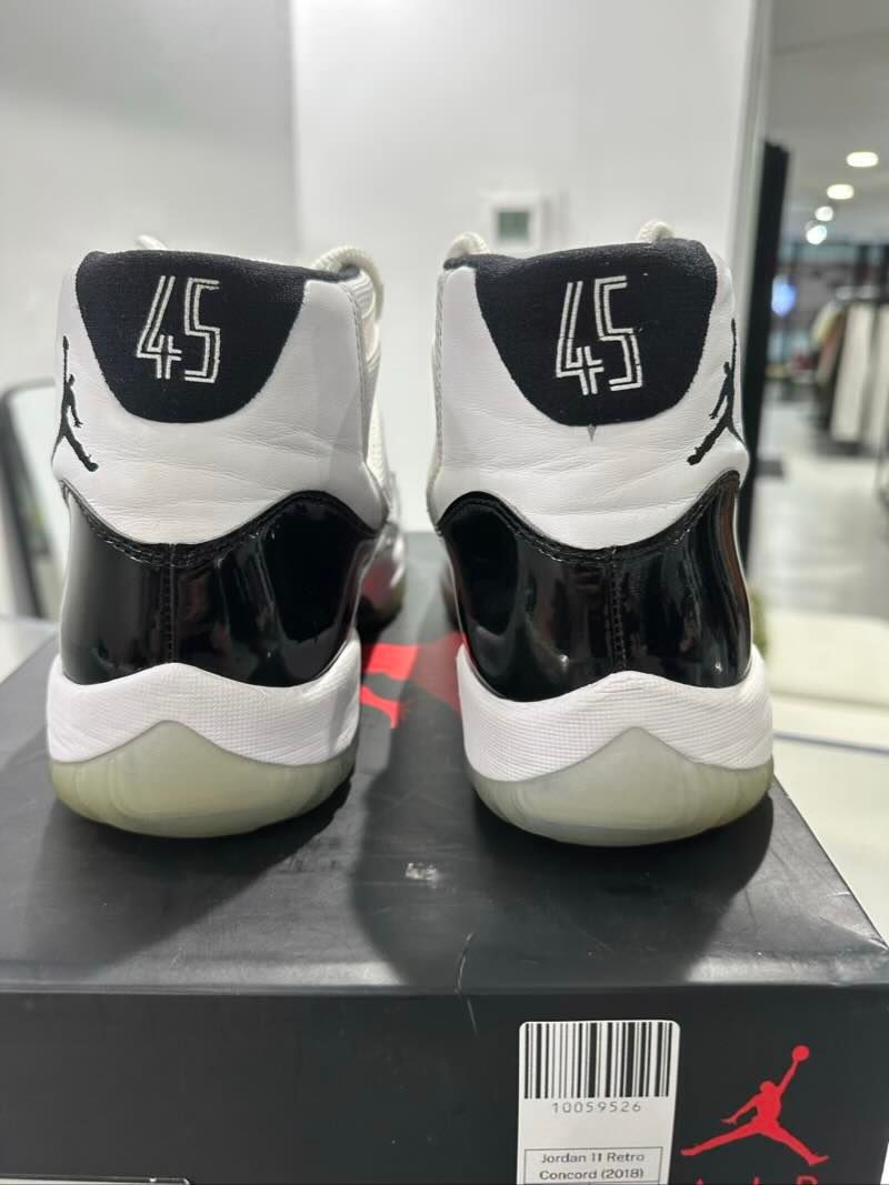 Jordan 11 Retro Concord (2018) - Pre-Owned Size 10 (Replacement box)
