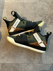 Jordan 33 Travis Scott - Pre-Owned Size 8.5 (No original box)