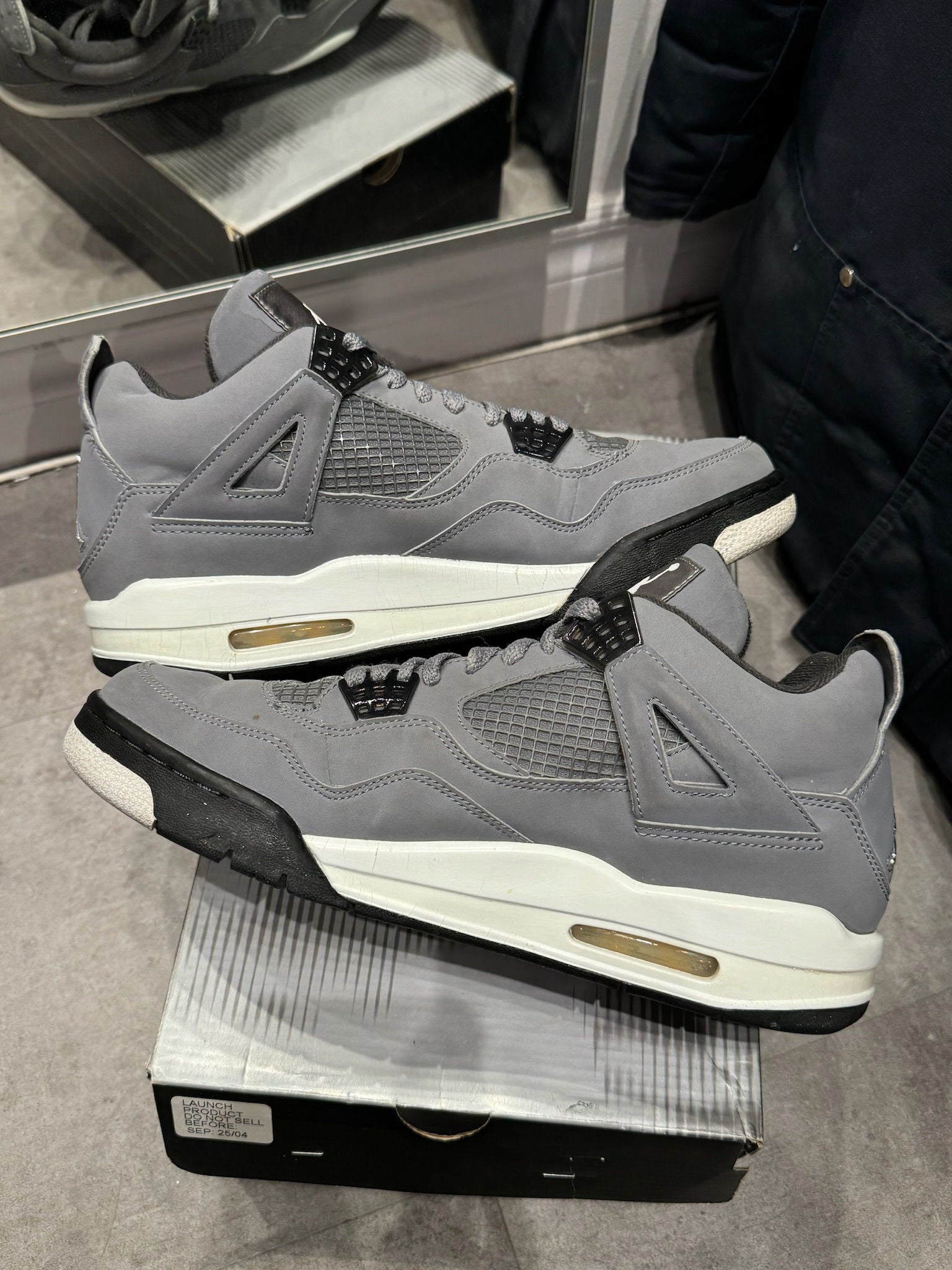 Jordan 4 Retro Cool Grey (2004) - Pre-Owned Size 10