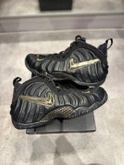 Nike Air Foamposite Pro Black Metallic Gold - Pre-Owned Size 11