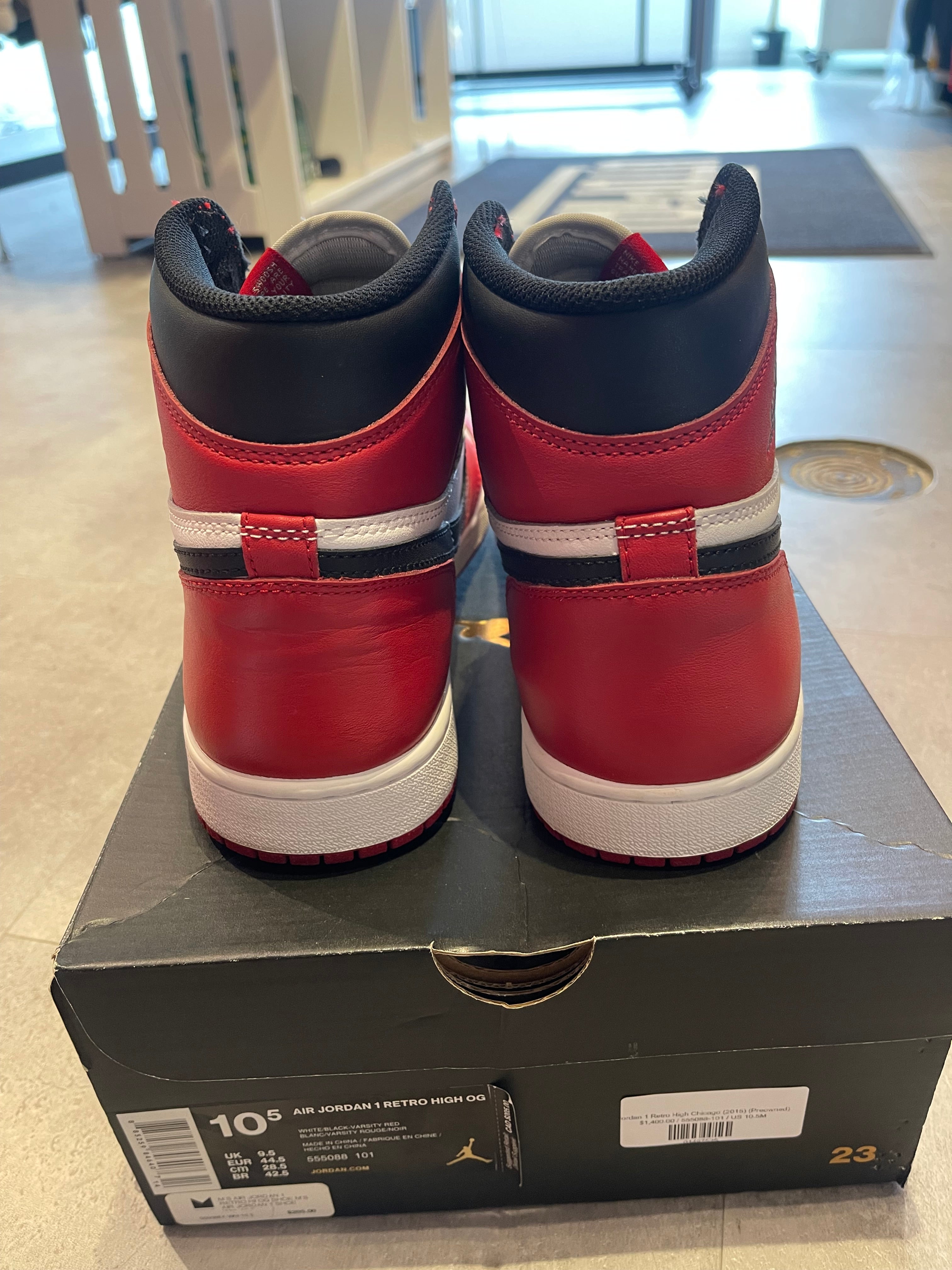 Jordan 1 Retro High Chicago (2015) - Pre-Owned Size 10.5