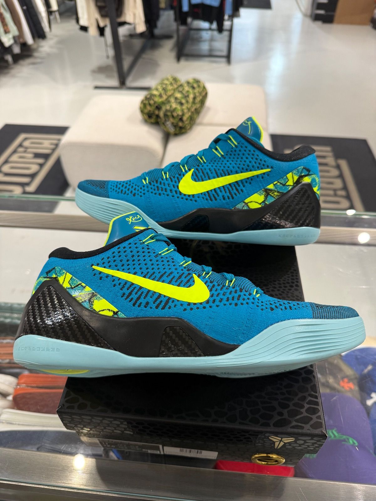 Nike Kobe 9 Elite Low Protro Perspective - Lightly Pre-Owned Size 11