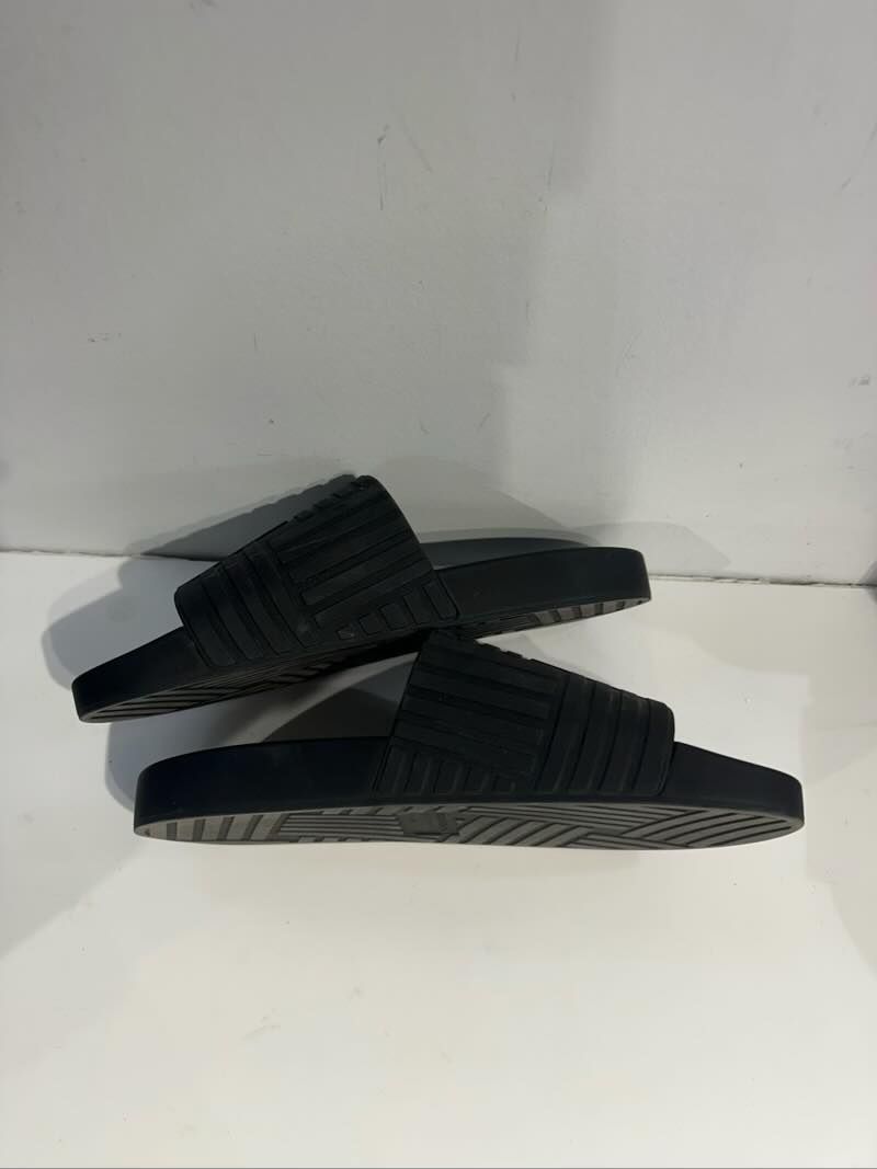 Bottega Veneta Rubber Slides Black - Pre-Owned Size 11M (No Box)