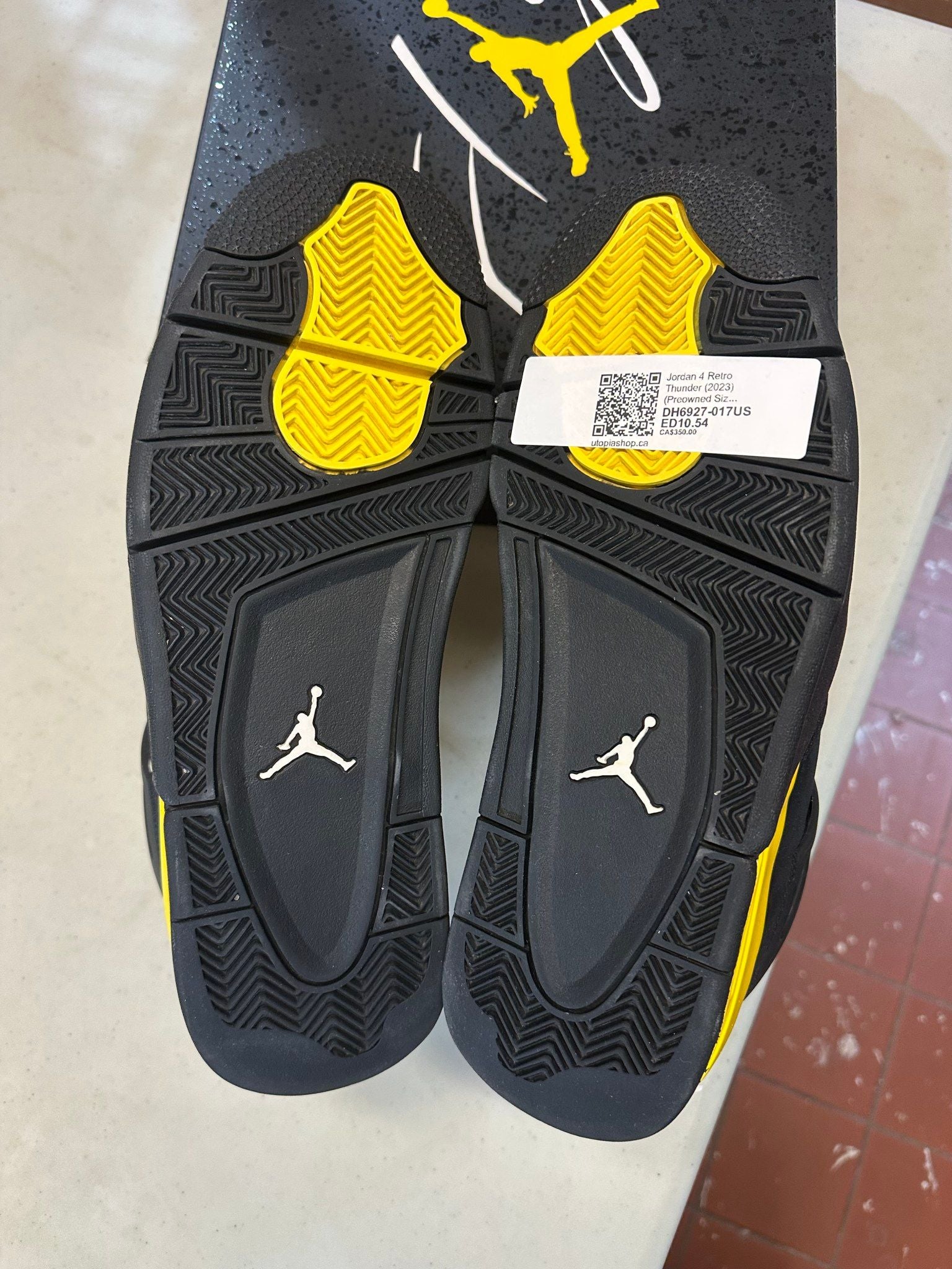 Jordan 4 Retro Thunder (2023) - Pre-Owned Size 10.5