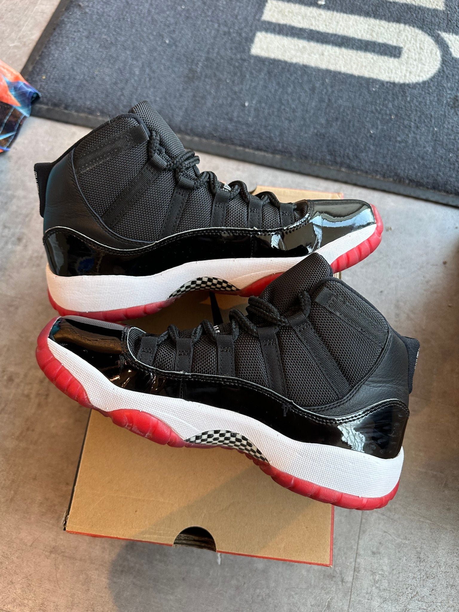 Jordan 11 Retro Playoffs Bred (2019) (GS) - Pre-Owned Size 7Y