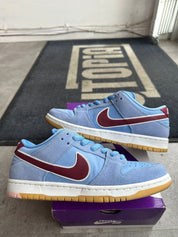 Nike SB Dunk Low Philadelphia Phillies - Pre-Owned Size 8.5