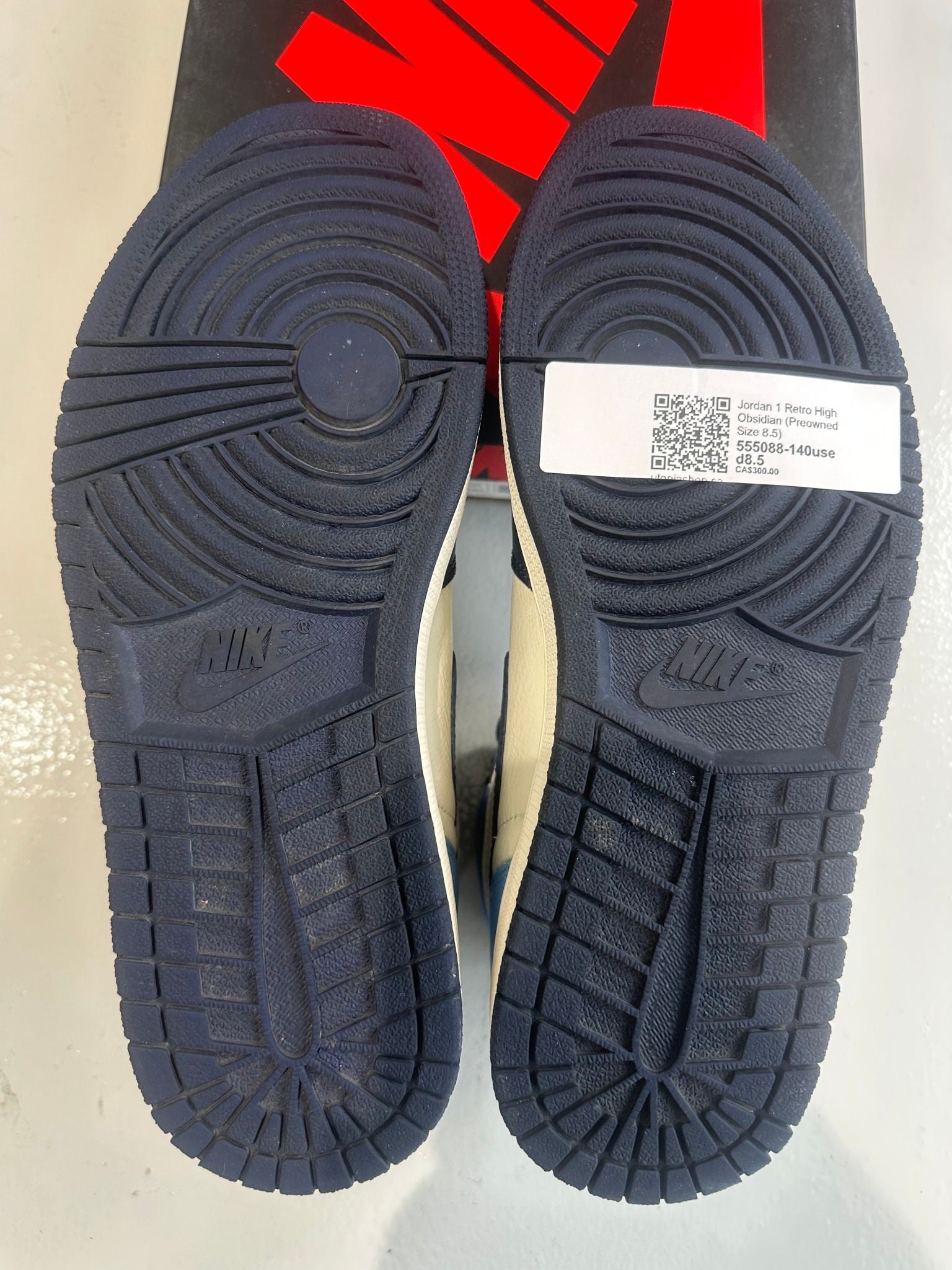 Jordan 1 Retro High Obsidian - Pre-Owned Size 8.5