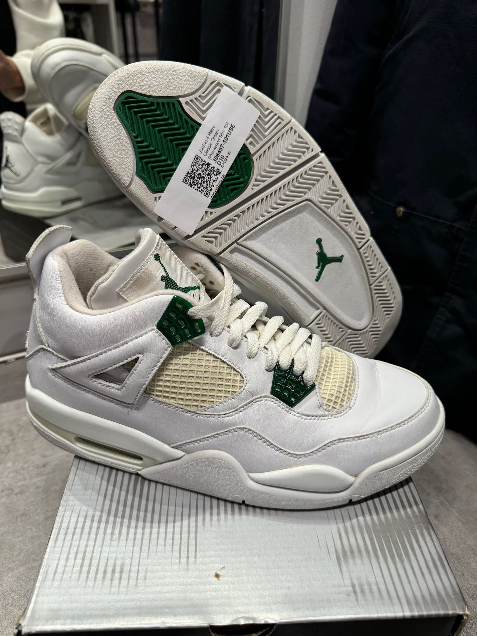 Jordan 4 Retro Classic Green - Pre-Owned Size 10