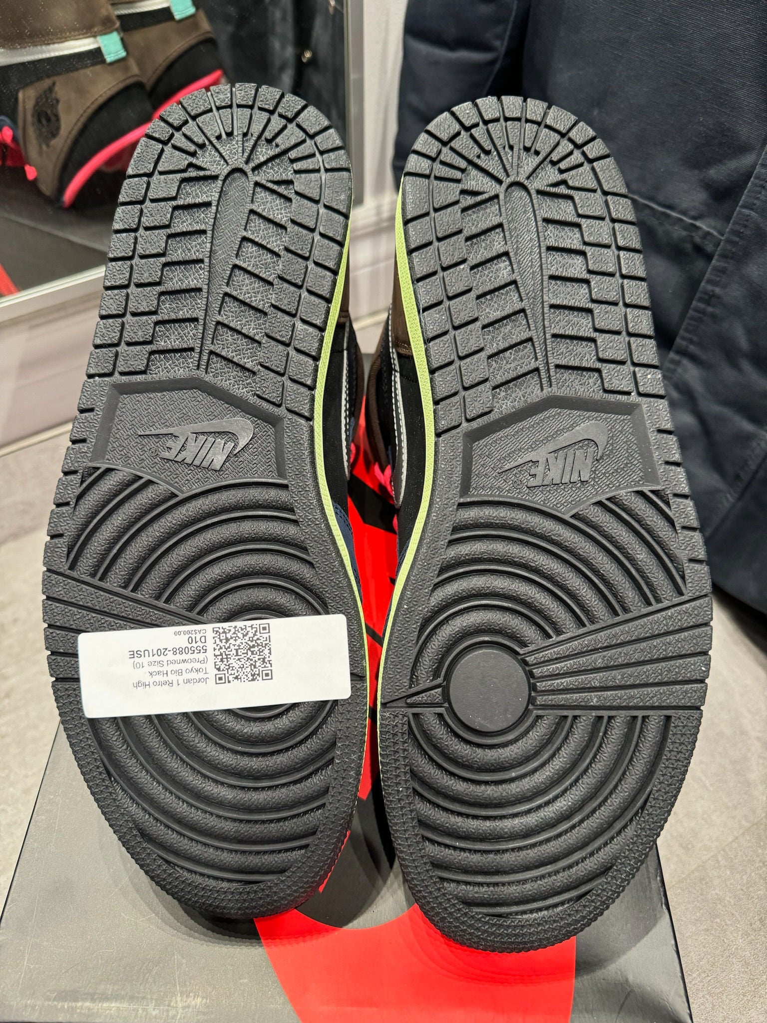 Jordan 1 Retro High Tokyo Bio Hack - Pre-Owned Size 10