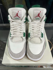 Jordan 4 Retro SB Pine Green - Lightly Pre-Owned Size 11